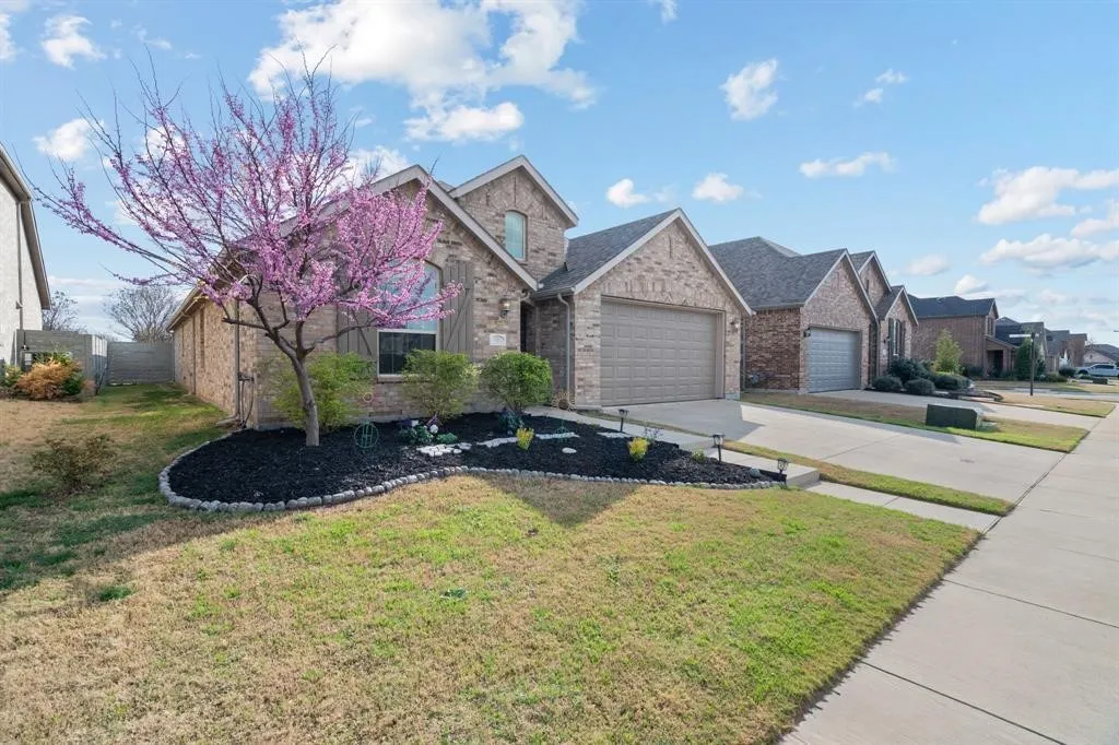 Single Family Residence For Rent in Denton County , 1821 Waxwing Trail, Argyle, Texas 76226, 4 Bedroom, 3 Bathroom, 2 Garage spaces, 2,208 Sqft, built in 2018, mls#21383797, Real Estate Agent in Argyle, Homes For Rent in Denton county, Homes For Rent in Argyle, Realtor in Argyle Texas, Real Estate Brokerage Independent Realty Texas, Luminita Cordes Realtor