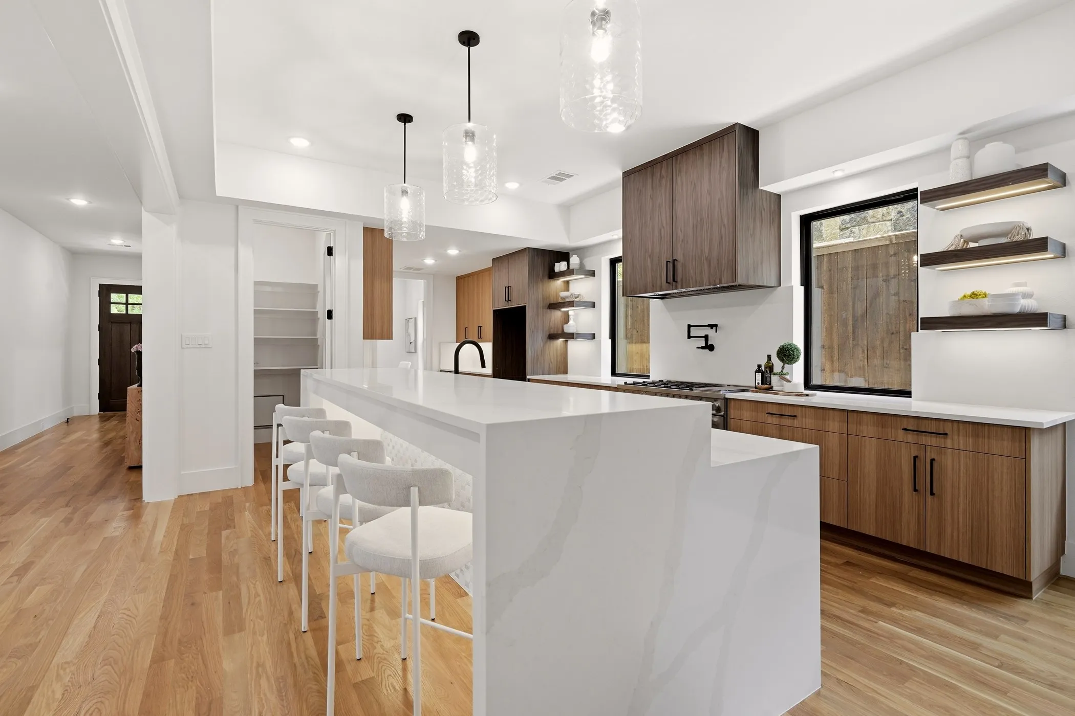 Single Family Residence For Rent in Dallas County , 5449 Goodwin Avenue, Dallas, Texas 75206, 5 Bedroom, 5 Bathroom, 2 Garage spaces, 4,055 Sqft, built in 2026, mls#21381044, Real Estate Agent in Dallas, Homes For Rent in Dallas county, Homes For Rent in Dallas, Realtor in Dallas Texas, Real Estate Brokerage Independent Realty Texas, Luminita Cordes Realtor