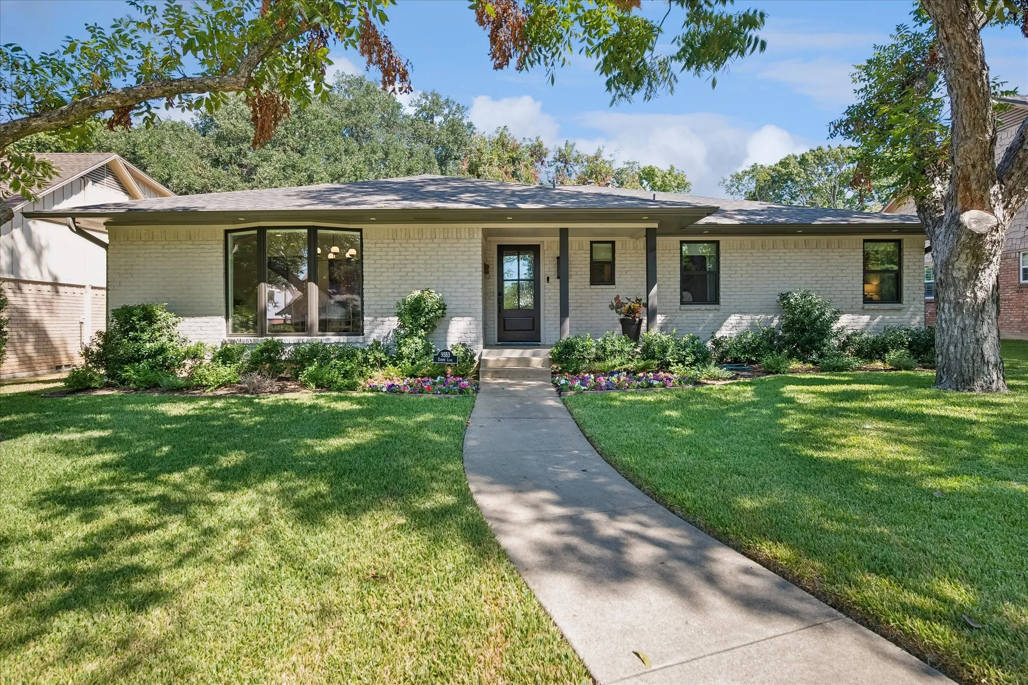 Single Family Residence For Sale in Dallas County , 9553 Estate Lane, Dallas, Texas 75238, 3 Bedroom, 3 Bathroom, 2 Garage spaces, 2,342 Sqft, built in 1965, mls#21379468, Real Estate Agent in Dallas, Homes For Sale in Dallas county, Homes For Sale in Dallas, Realtor in Dallas Texas, Real Estate Brokerage Independent Realty Texas, Luminita Cordes Realtor