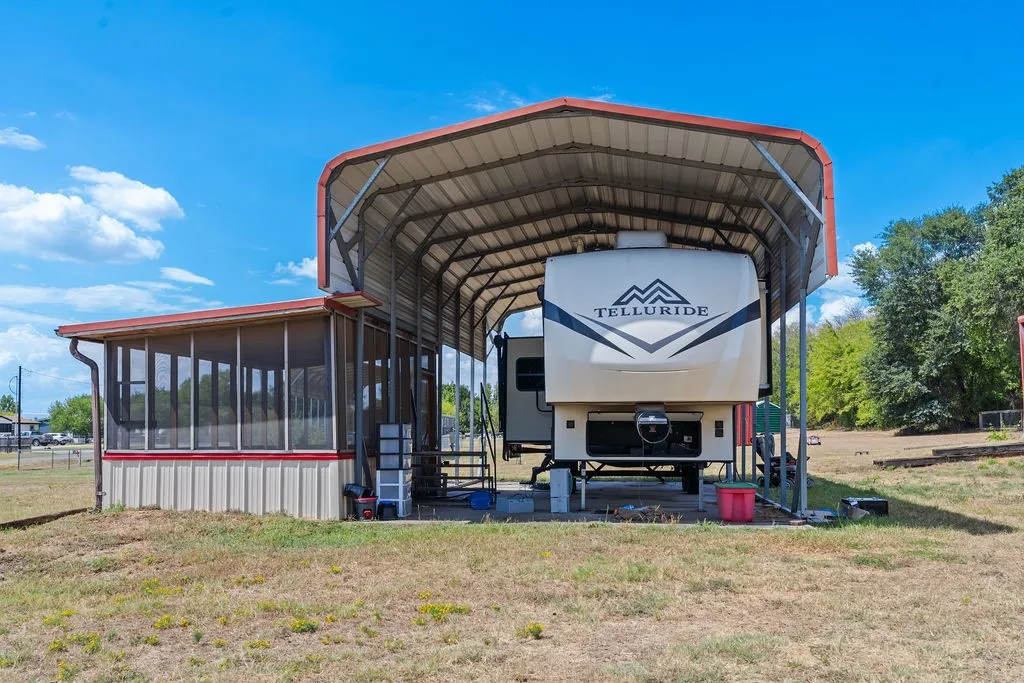 Single Family Residence For Sale in Wood County , 244 Comanche, Quitman, Texas 75783, 2 Bedroom, 2 Bathroom, Garage spaces, 1,088 Sqft, built in 2023, mls#21383524, Real Estate Agent in Quitman, Homes For Sale in Wood county, Homes For Sale in Quitman, Realtor in Quitman Texas, Real Estate Brokerage Independent Realty Texas, Luminita Cordes Realtor