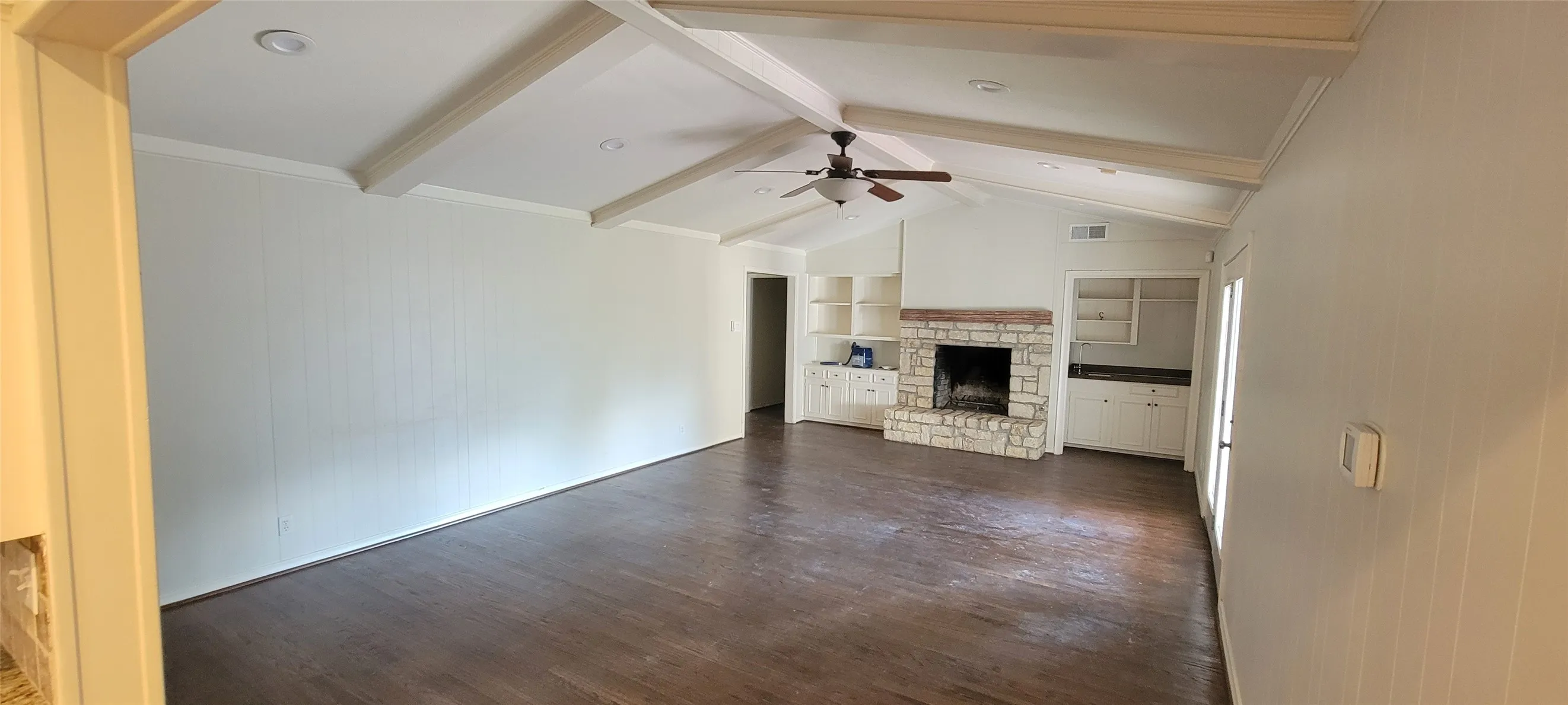Single Family Residence For Rent in Dallas County , 4930 Sugar Mill Road, Dallas, Texas 75244, 4 Bedroom, 3 Bathroom, 2 Garage spaces, 2,429 Sqft, built in 1965, mls#21383809, Real Estate Agent in Dallas, Homes For Rent in Dallas county, Homes For Rent in Dallas, Realtor in Dallas Texas, Real Estate Brokerage Independent Realty Texas, Luminita Cordes Realtor