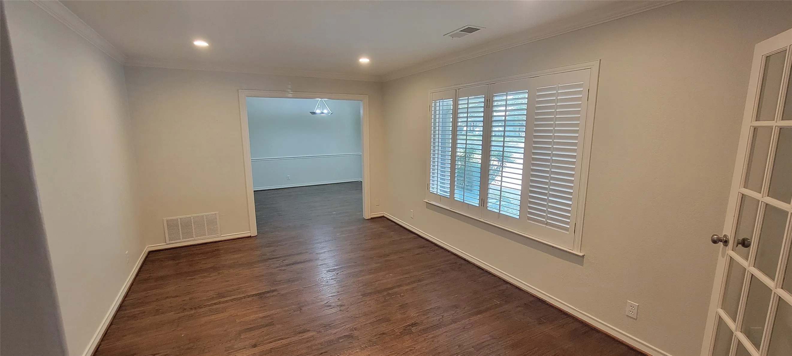 Single Family Residence For Rent in Dallas County , 4930 Sugar Mill Road, Dallas, Texas 75244, 4 Bedroom, 3 Bathroom, 2 Garage spaces, 2,429 Sqft, built in 1965, mls#21383809, Real Estate Agent in Dallas, Homes For Rent in Dallas county, Homes For Rent in Dallas, Realtor in Dallas Texas, Real Estate Brokerage Independent Realty Texas, Luminita Cordes Realtor