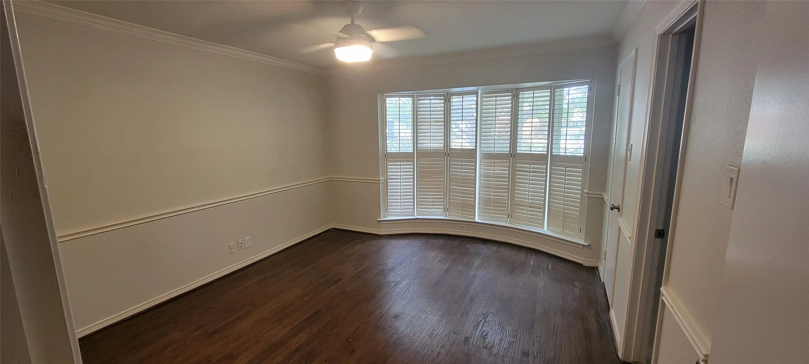 Single Family Residence For Rent in Dallas County , 4930 Sugar Mill Road, Dallas, Texas 75244, 4 Bedroom, 3 Bathroom, 2 Garage spaces, 2,429 Sqft, built in 1965, mls#21383809, Real Estate Agent in Dallas, Homes For Rent in Dallas county, Homes For Rent in Dallas, Realtor in Dallas Texas, Real Estate Brokerage Independent Realty Texas, Luminita Cordes Realtor