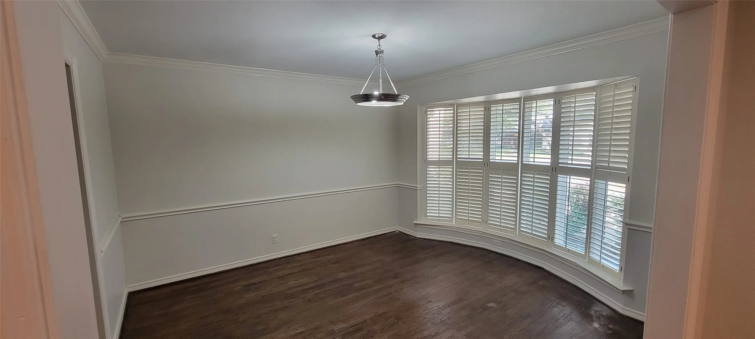 Single Family Residence For Rent in Dallas County , 4930 Sugar Mill Road, Dallas, Texas 75244, 4 Bedroom, 3 Bathroom, 2 Garage spaces, 2,429 Sqft, built in 1965, mls#21383809, Real Estate Agent in Dallas, Homes For Rent in Dallas county, Homes For Rent in Dallas, Realtor in Dallas Texas, Real Estate Brokerage Independent Realty Texas, Luminita Cordes Realtor