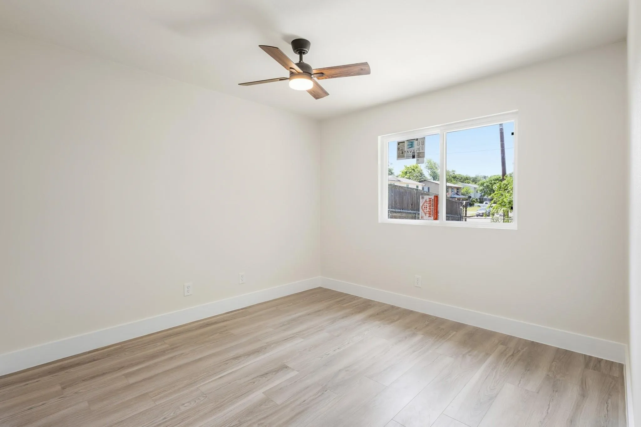 Single Family Residence For Rent in Dallas County , 2134 Bowie Drive, Carrollton, Texas 75006, 3 Bedroom, 2 Bathroom, Garage spaces, 1,193 Sqft, built in 1968, mls#21383806, Real Estate Agent in Carrollton, Homes For Rent in Dallas county, Homes For Rent in Carrollton, Realtor in Carrollton Texas, Real Estate Brokerage Independent Realty Texas, Luminita Cordes Realtor