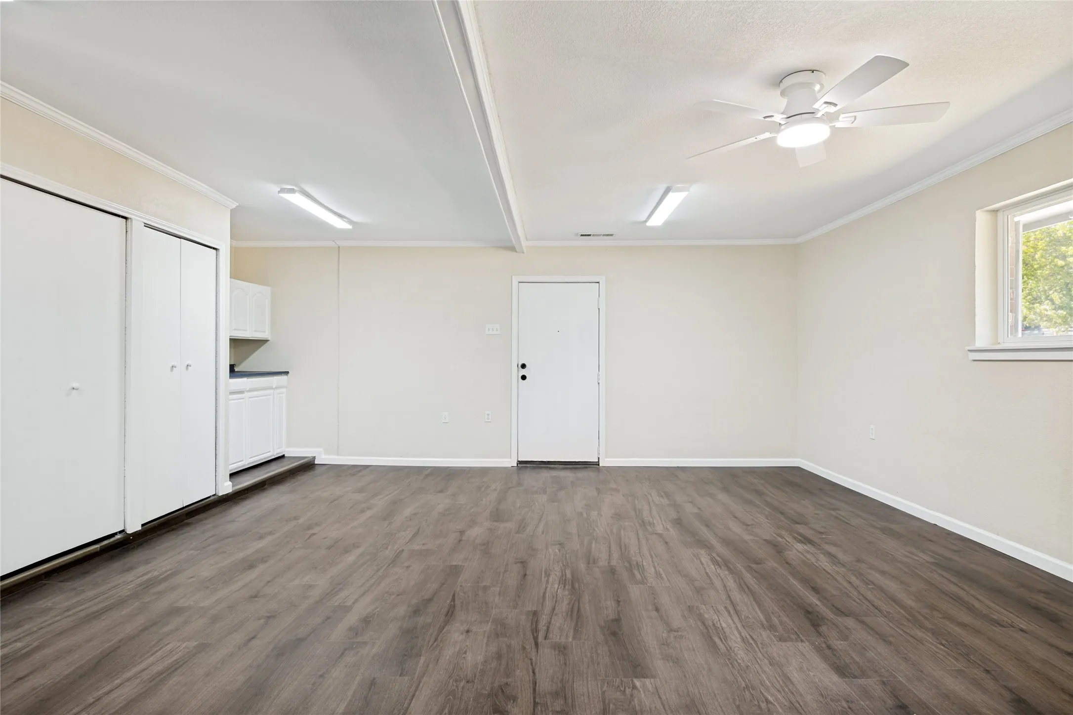 Single Family Residence For Sale in Collin County , 2406 County Road 852, Mc Kinney, Texas 75071, 4 Bedroom, 4 Bathroom, 3 Garage spaces, 3,246 Sqft, built in 1978, mls#21376354, Real Estate Agent in Mc Kinney, Homes For Sale in Collin county, Homes For Sale in Mc Kinney, Realtor in Mc Kinney Texas, Real Estate Brokerage Independent Realty Texas, Luminita Cordes Realtor