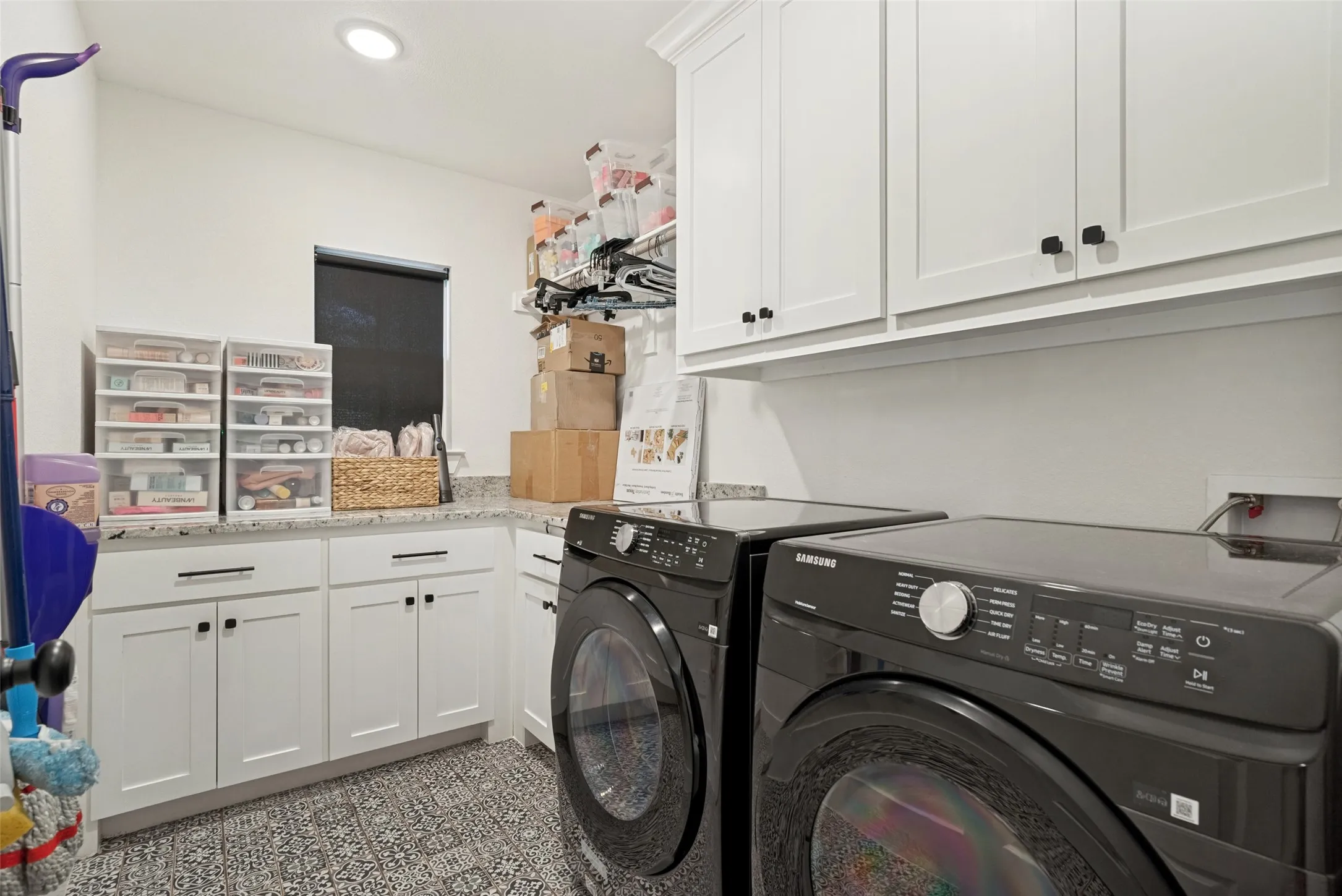 Single Family Residence For Sale in Parker County , 1028 Twin Creeks Drive, Weatherford, Texas 76088, 3 Bedroom, 3 Bathroom, 3 Garage spaces, 2,818 Sqft, built in 2022, mls#21383768, Real Estate Agent in Weatherford, Homes For Sale in Parker county, Homes For Sale in Weatherford, Realtor in Weatherford Texas, Real Estate Brokerage Independent Realty Texas, Luminita Cordes Realtor