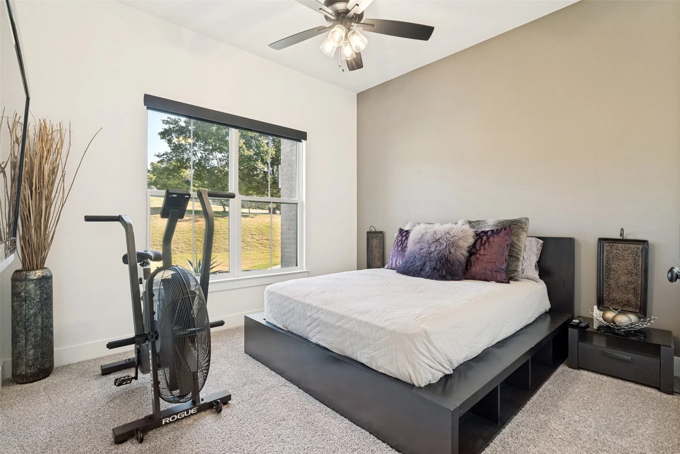 Single Family Residence For Sale in Parker County , 1028 Twin Creeks Drive, Weatherford, Texas 76088, 3 Bedroom, 3 Bathroom, 3 Garage spaces, 2,818 Sqft, built in 2022, mls#21383768, Real Estate Agent in Weatherford, Homes For Sale in Parker county, Homes For Sale in Weatherford, Realtor in Weatherford Texas, Real Estate Brokerage Independent Realty Texas, Luminita Cordes Realtor