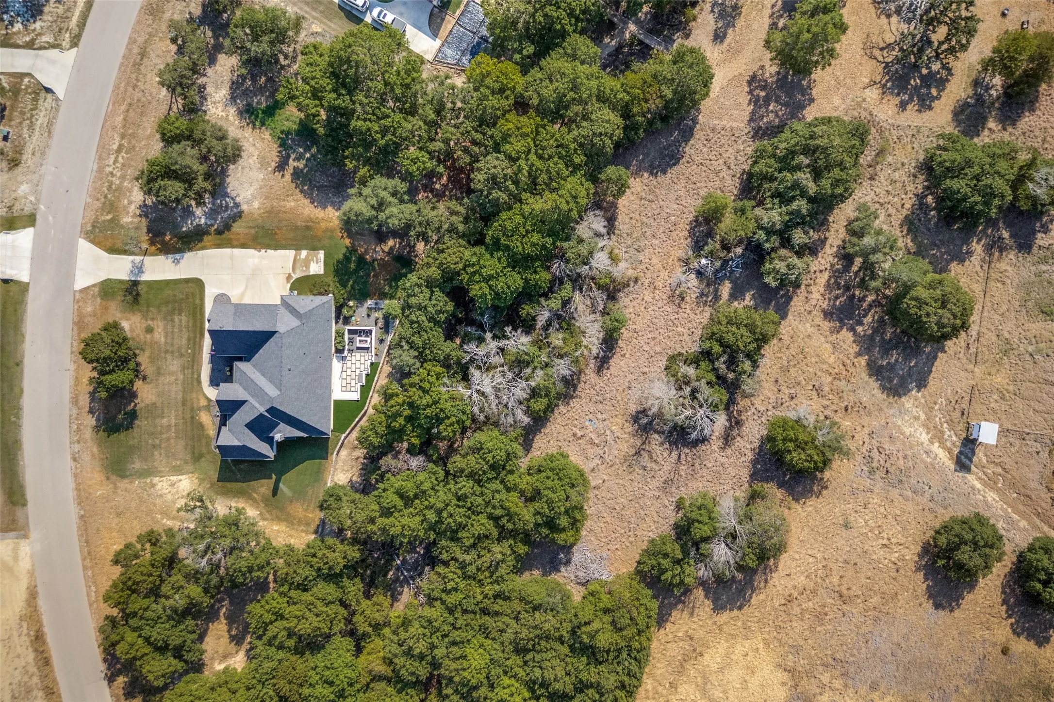 Single Family Residence For Sale in Parker County , 1028 Twin Creeks Drive, Weatherford, Texas 76088, 3 Bedroom, 3 Bathroom, 3 Garage spaces, 2,818 Sqft, built in 2022, mls#21383768, Real Estate Agent in Weatherford, Homes For Sale in Parker county, Homes For Sale in Weatherford, Realtor in Weatherford Texas, Real Estate Brokerage Independent Realty Texas, Luminita Cordes Realtor