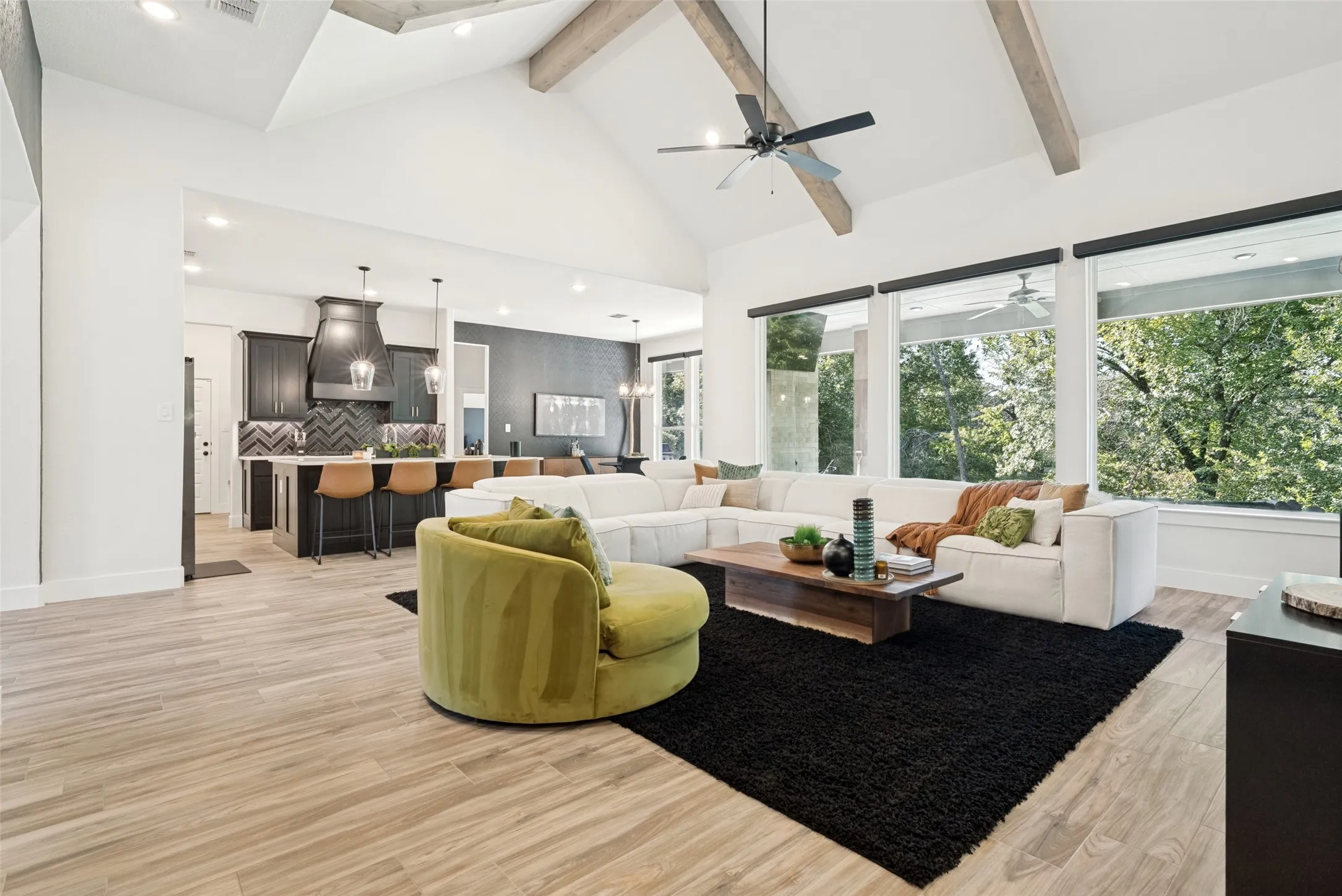 Single Family Residence For Sale in Parker County , 1028 Twin Creeks Drive, Weatherford, Texas 76088, 3 Bedroom, 3 Bathroom, 3 Garage spaces, 2,818 Sqft, built in 2022, mls#21383768, Real Estate Agent in Weatherford, Homes For Sale in Parker county, Homes For Sale in Weatherford, Realtor in Weatherford Texas, Real Estate Brokerage Independent Realty Texas, Luminita Cordes Realtor