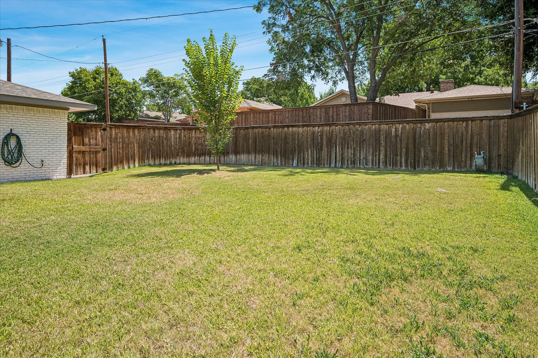 Single Family Residence For Sale in Dallas County , 4704 Ashbrook Road, Dallas, Texas 75227, 4 Bedroom, 3 Bathroom, 2 Garage spaces, 1,928 Sqft, built in 1973, mls#21382291, Real Estate Agent in Dallas, Homes For Sale in Dallas county, Homes For Sale in Dallas, Realtor in Dallas Texas, Real Estate Brokerage Independent Realty Texas, Luminita Cordes Realtor