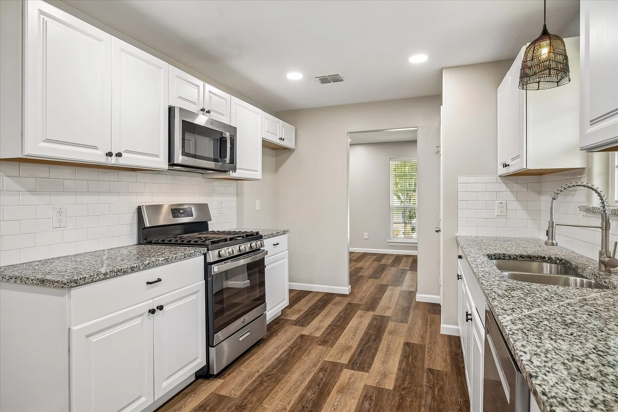 Single Family Residence For Sale in Dallas County , 4704 Ashbrook Road, Dallas, Texas 75227, 4 Bedroom, 3 Bathroom, 2 Garage spaces, 1,928 Sqft, built in 1973, mls#21382291, Real Estate Agent in Dallas, Homes For Sale in Dallas county, Homes For Sale in Dallas, Realtor in Dallas Texas, Real Estate Brokerage Independent Realty Texas, Luminita Cordes Realtor