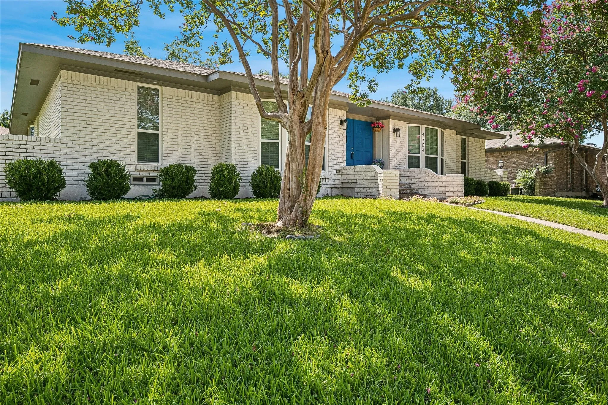 Single Family Residence For Sale in Dallas County , 4704 Ashbrook Road, Dallas, Texas 75227, 4 Bedroom, 3 Bathroom, 2 Garage spaces, 1,928 Sqft, built in 1973, mls#21382291, Real Estate Agent in Dallas, Homes For Sale in Dallas county, Homes For Sale in Dallas, Realtor in Dallas Texas, Real Estate Brokerage Independent Realty Texas, Luminita Cordes Realtor
