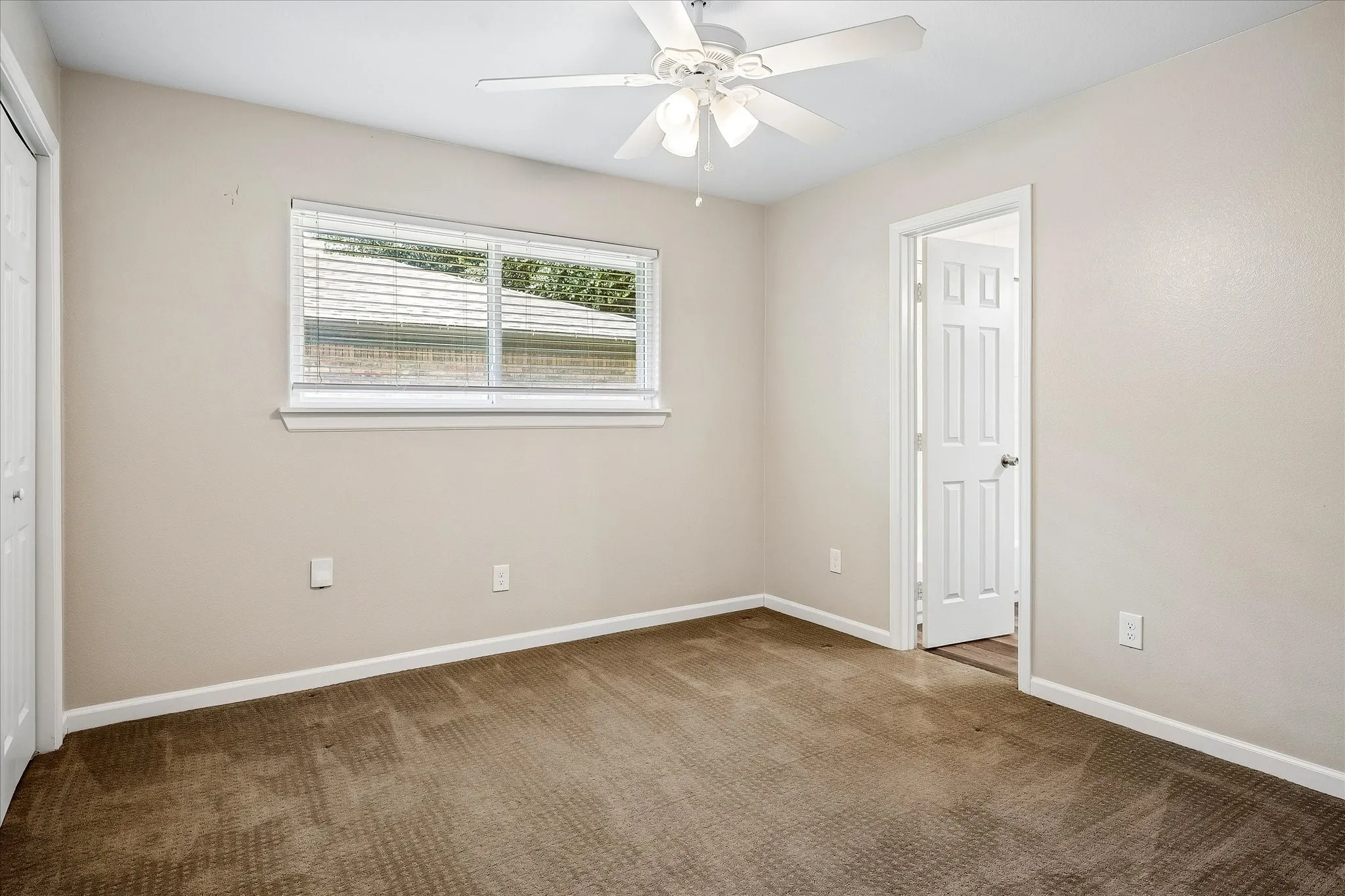Single Family Residence For Sale in Dallas County , 4704 Ashbrook Road, Dallas, Texas 75227, 4 Bedroom, 3 Bathroom, 2 Garage spaces, 1,928 Sqft, built in 1973, mls#21382291, Real Estate Agent in Dallas, Homes For Sale in Dallas county, Homes For Sale in Dallas, Realtor in Dallas Texas, Real Estate Brokerage Independent Realty Texas, Luminita Cordes Realtor