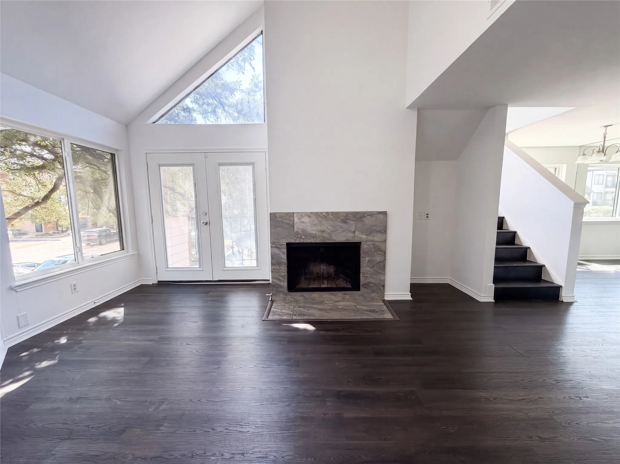 Condominium For Sale in Tarrant County , 2311 Balsam Drive H210, Arlington, Texas 76006, 2 Bedroom, 2 Bathroom, Garage spaces, 1,031 Sqft, built in 1981, mls#21383603, Real Estate Agent in Arlington, Homes For Sale in Tarrant county, Homes For Sale in Arlington, Realtor in Arlington Texas, Real Estate Brokerage Independent Realty Texas, Luminita Cordes Realtor