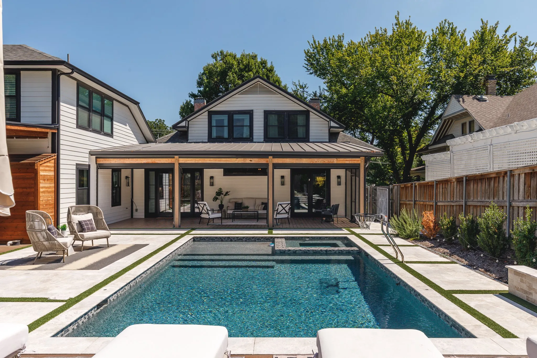 Single Family Residence For Sale in Collin County , 611 N Church Street, Mc Kinney, Texas 75069, 5 Bedroom, 5 Bathroom, 2 Garage spaces, 4,430 Sqft, built in 1910, mls#21369149, Real Estate Agent in Mc Kinney, Homes For Sale in Collin county, Homes For Sale in Mc Kinney, Realtor in Mc Kinney Texas, Real Estate Brokerage Independent Realty Texas, Luminita Cordes Realtor