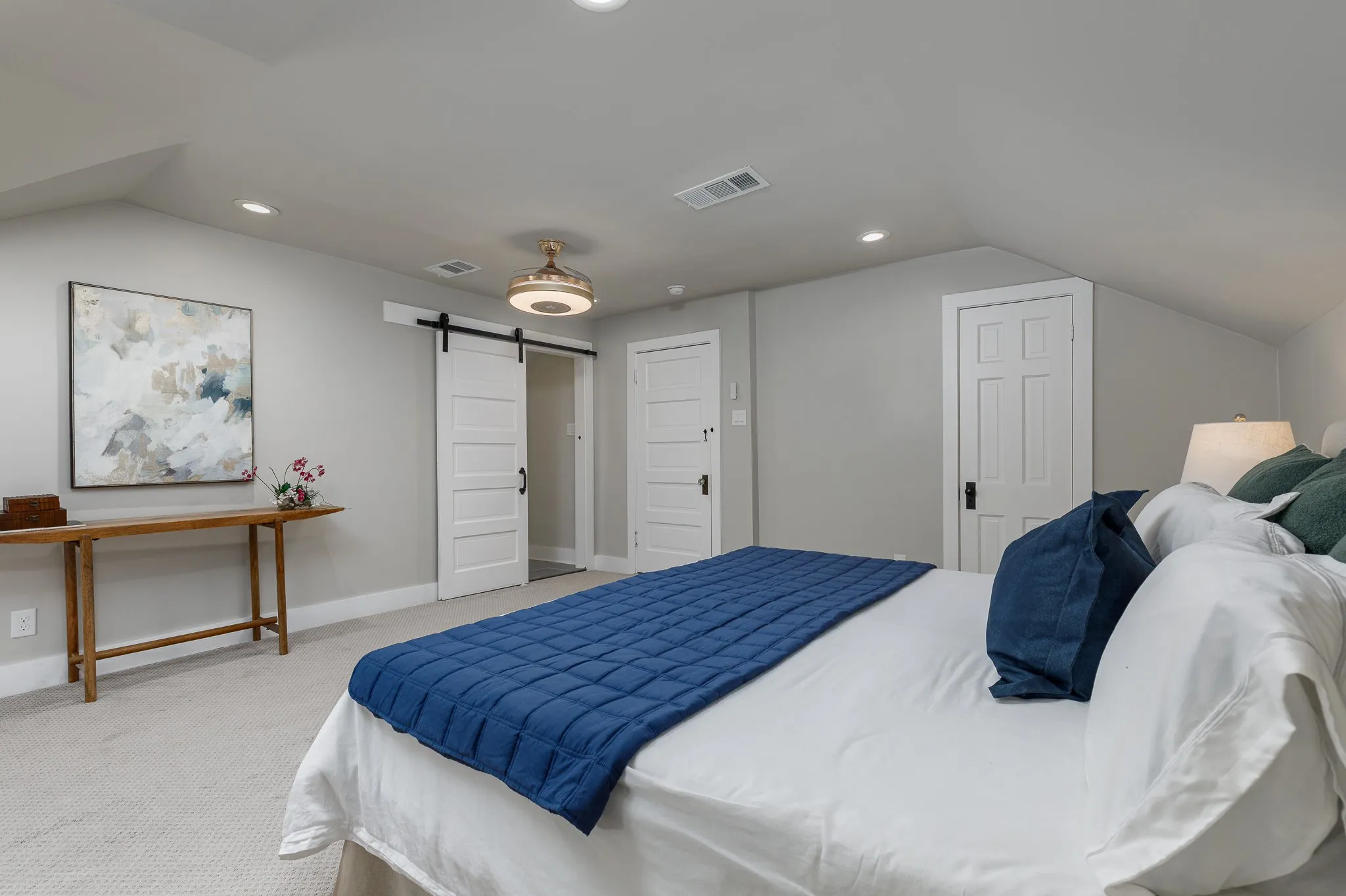 Single Family Residence For Sale in Collin County , 611 N Church Street, Mc Kinney, Texas 75069, 5 Bedroom, 5 Bathroom, 2 Garage spaces, 4,430 Sqft, built in 1910, mls#21369149, Real Estate Agent in Mc Kinney, Homes For Sale in Collin county, Homes For Sale in Mc Kinney, Realtor in Mc Kinney Texas, Real Estate Brokerage Independent Realty Texas, Luminita Cordes Realtor