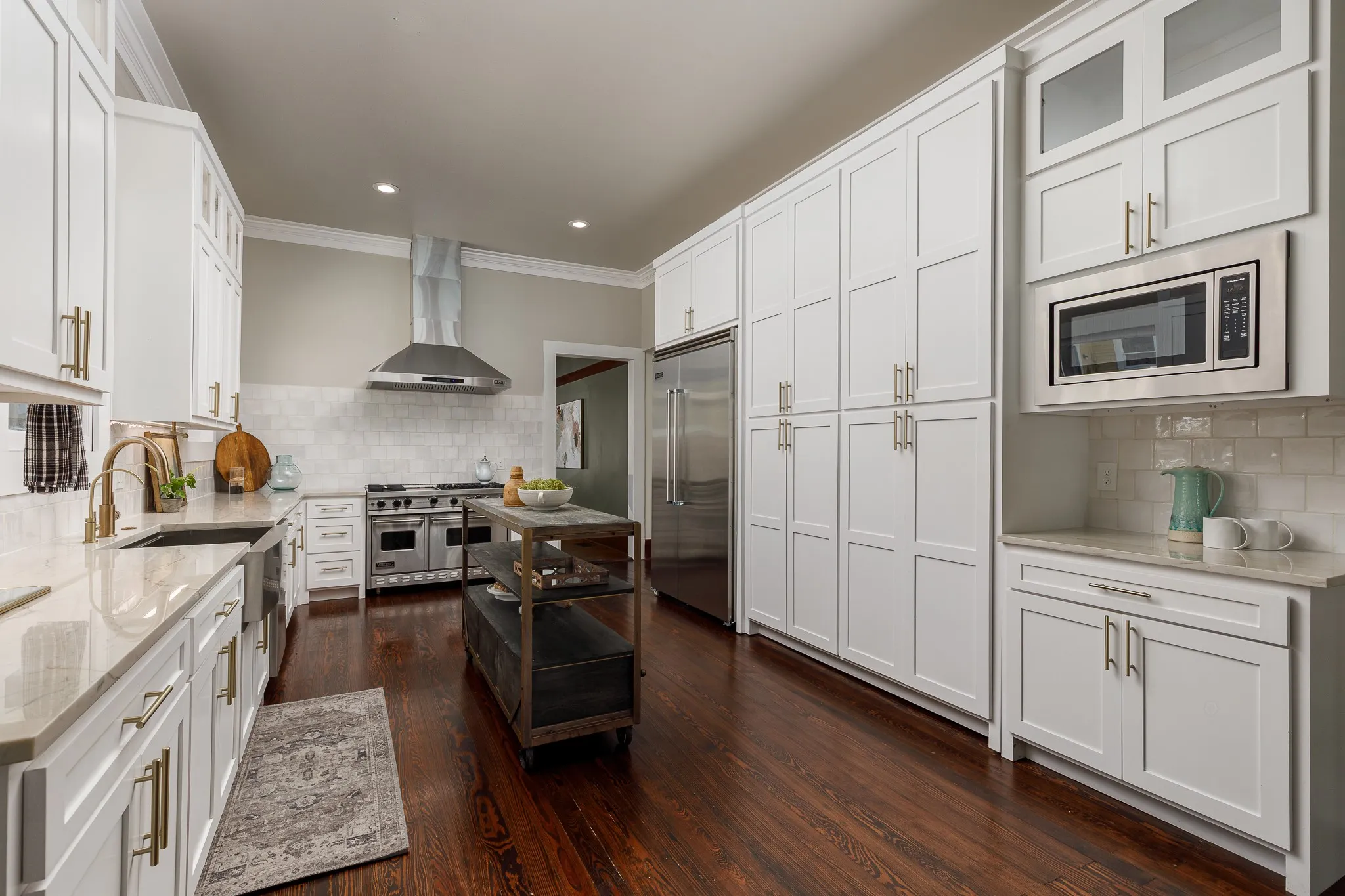 Single Family Residence For Sale in Collin County , 611 N Church Street, Mc Kinney, Texas 75069, 5 Bedroom, 5 Bathroom, 2 Garage spaces, 4,430 Sqft, built in 1910, mls#21369149, Real Estate Agent in Mc Kinney, Homes For Sale in Collin county, Homes For Sale in Mc Kinney, Realtor in Mc Kinney Texas, Real Estate Brokerage Independent Realty Texas, Luminita Cordes Realtor