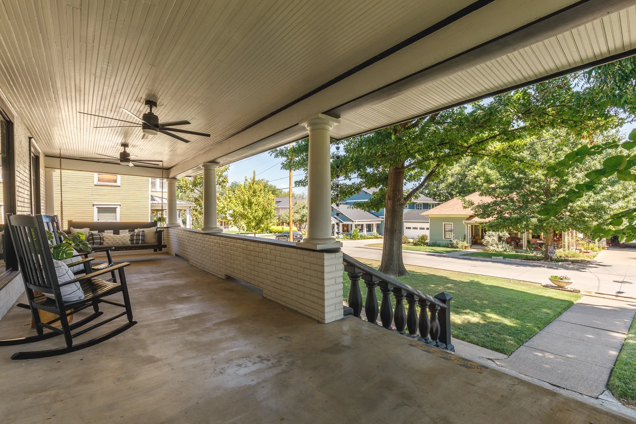 Single Family Residence For Sale in Collin County , 611 N Church Street, Mc Kinney, Texas 75069, 5 Bedroom, 5 Bathroom, 2 Garage spaces, 4,430 Sqft, built in 1910, mls#21369149, Real Estate Agent in Mc Kinney, Homes For Sale in Collin county, Homes For Sale in Mc Kinney, Realtor in Mc Kinney Texas, Real Estate Brokerage Independent Realty Texas, Luminita Cordes Realtor