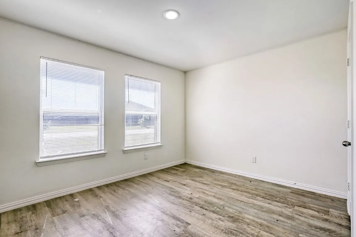 Single Family Residence For Sale in Kaufman County , 2912 Emma Lane, Mabank, Texas 75147, 3 Bedroom, 2 Bathroom, 2 Garage spaces, 1,298 Sqft, built in 2021, mls#21383813, Real Estate Agent in Mabank, Homes For Sale in Kaufman county, Homes For Sale in Mabank, Realtor in Mabank Texas, Real Estate Brokerage Independent Realty Texas, Luminita Cordes Realtor