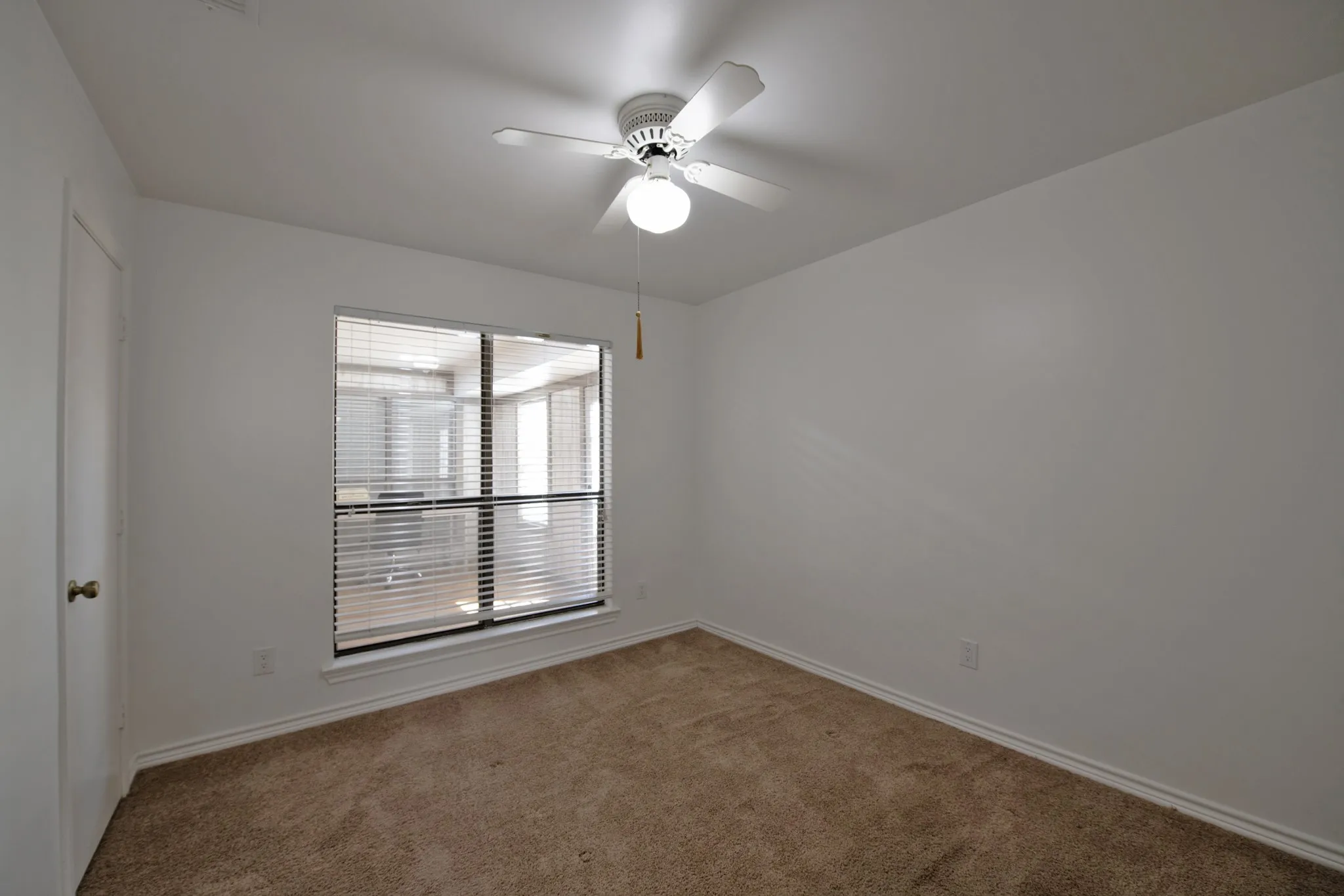 Single Family Residence For Sale in Denton County , 1010 Magnolia Drive, Carrollton, Texas 75007, 4 Bedroom, 3 Bathroom, 2 Garage spaces, 2,279 Sqft, built in 1984, mls#21383820, Real Estate Agent in Carrollton, Homes For Sale in Denton county, Homes For Sale in Carrollton, Realtor in Carrollton Texas, Real Estate Brokerage Independent Realty Texas, Luminita Cordes Realtor