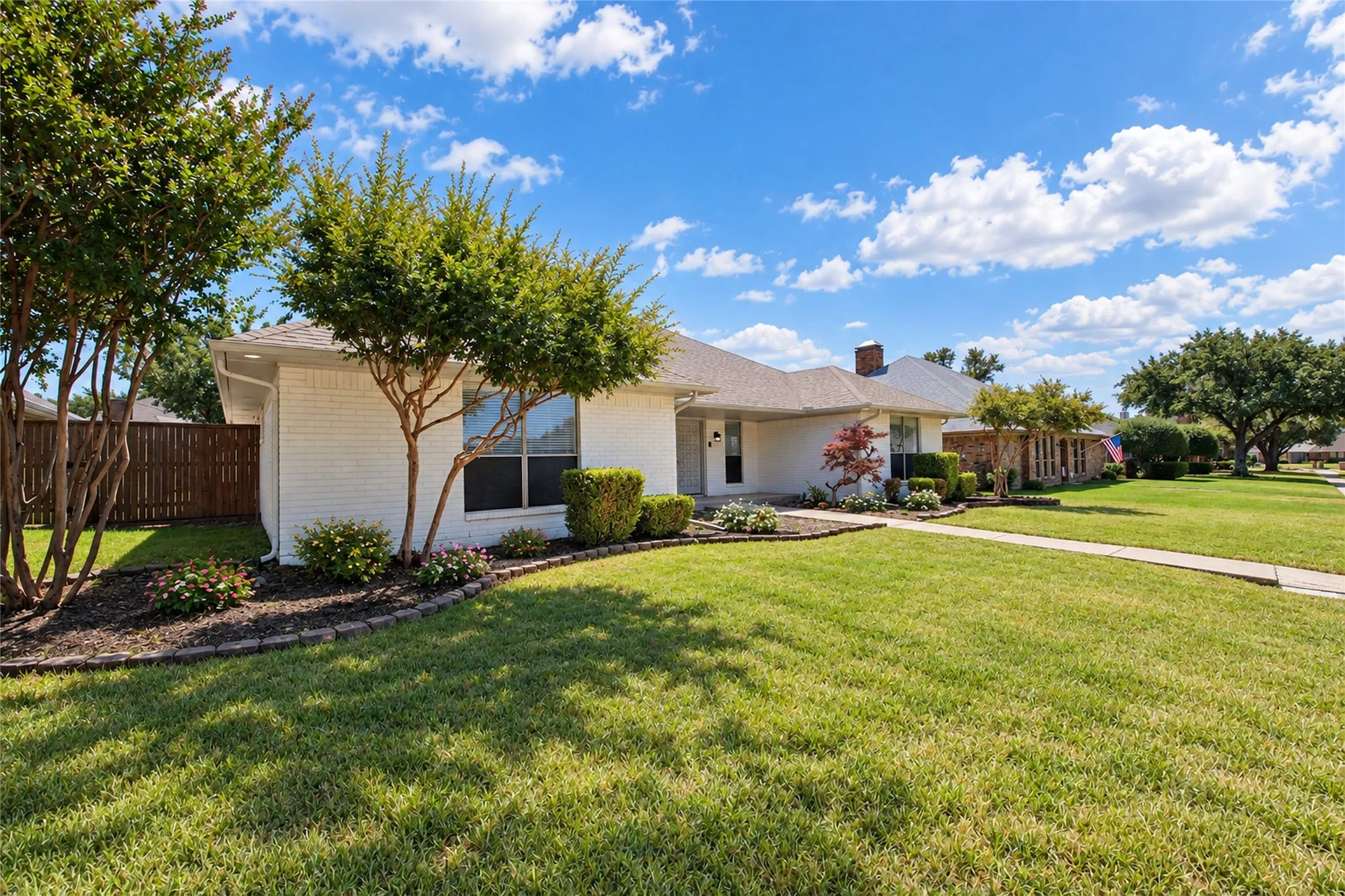 Single Family Residence For Sale in Denton County , 1010 Magnolia Drive, Carrollton, Texas 75007, 4 Bedroom, 3 Bathroom, 2 Garage spaces, 2,279 Sqft, built in 1984, mls#21383820, Real Estate Agent in Carrollton, Homes For Sale in Denton county, Homes For Sale in Carrollton, Realtor in Carrollton Texas, Real Estate Brokerage Independent Realty Texas, Luminita Cordes Realtor
