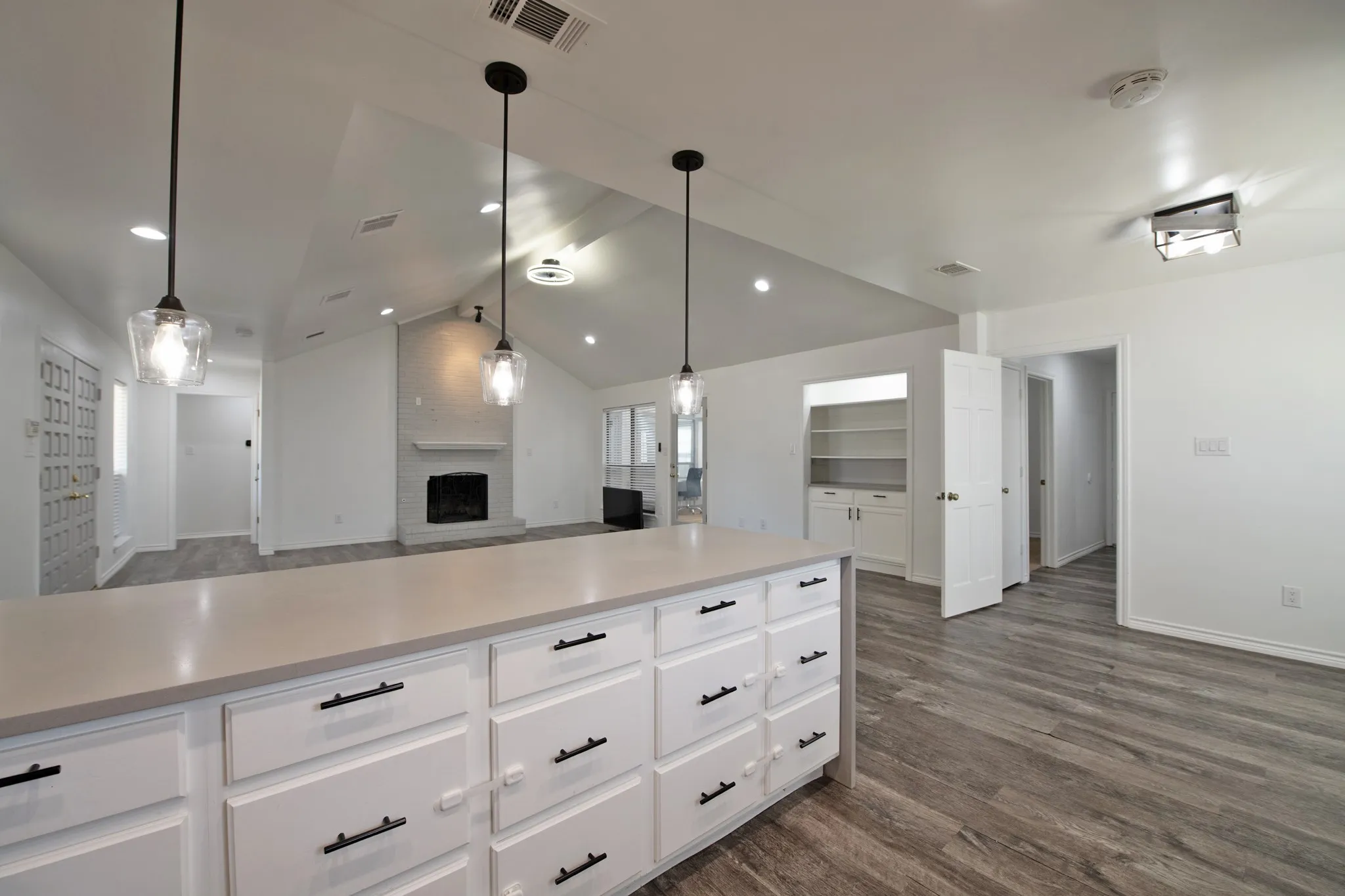 Single Family Residence For Sale in Denton County , 1010 Magnolia Drive, Carrollton, Texas 75007, 4 Bedroom, 3 Bathroom, 2 Garage spaces, 2,279 Sqft, built in 1984, mls#21383820, Real Estate Agent in Carrollton, Homes For Sale in Denton county, Homes For Sale in Carrollton, Realtor in Carrollton Texas, Real Estate Brokerage Independent Realty Texas, Luminita Cordes Realtor