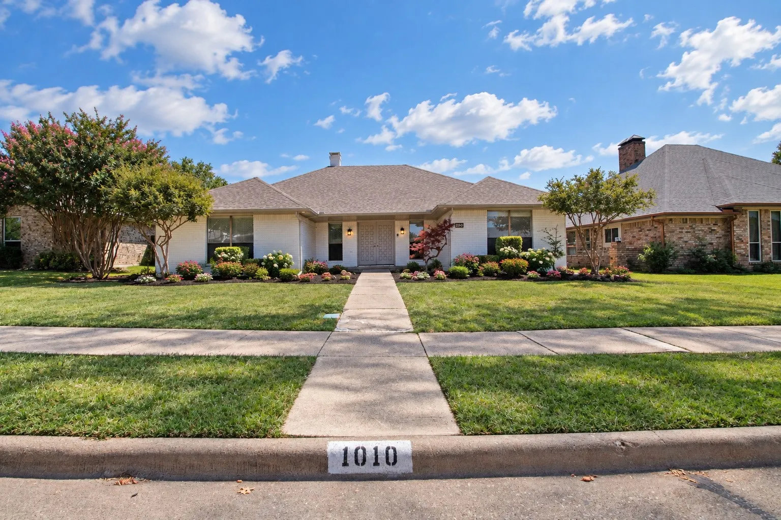 Single Family Residence For Sale in Denton County , 1010 Magnolia Drive, Carrollton, Texas 75007, 4 Bedroom, 3 Bathroom, 2 Garage spaces, 2,279 Sqft, built in 1984, mls#21383820, Real Estate Agent in Carrollton, Homes For Sale in Denton county, Homes For Sale in Carrollton, Realtor in Carrollton Texas, Real Estate Brokerage Independent Realty Texas, Luminita Cordes Realtor