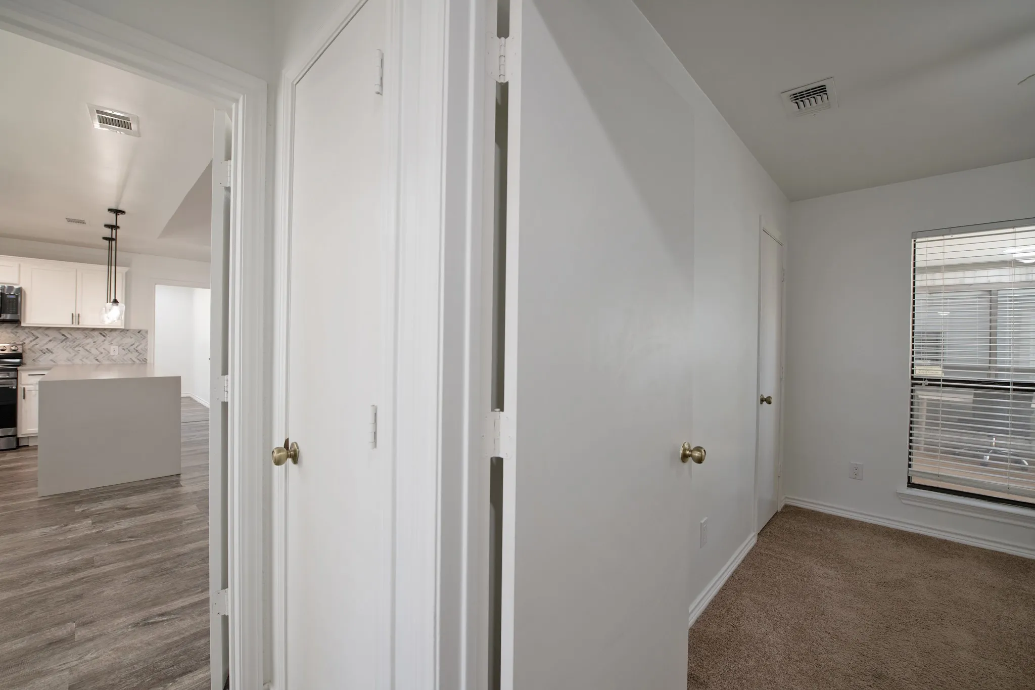 Single Family Residence For Sale in Denton County , 1010 Magnolia Drive, Carrollton, Texas 75007, 4 Bedroom, 3 Bathroom, 2 Garage spaces, 2,279 Sqft, built in 1984, mls#21383820, Real Estate Agent in Carrollton, Homes For Sale in Denton county, Homes For Sale in Carrollton, Realtor in Carrollton Texas, Real Estate Brokerage Independent Realty Texas, Luminita Cordes Realtor