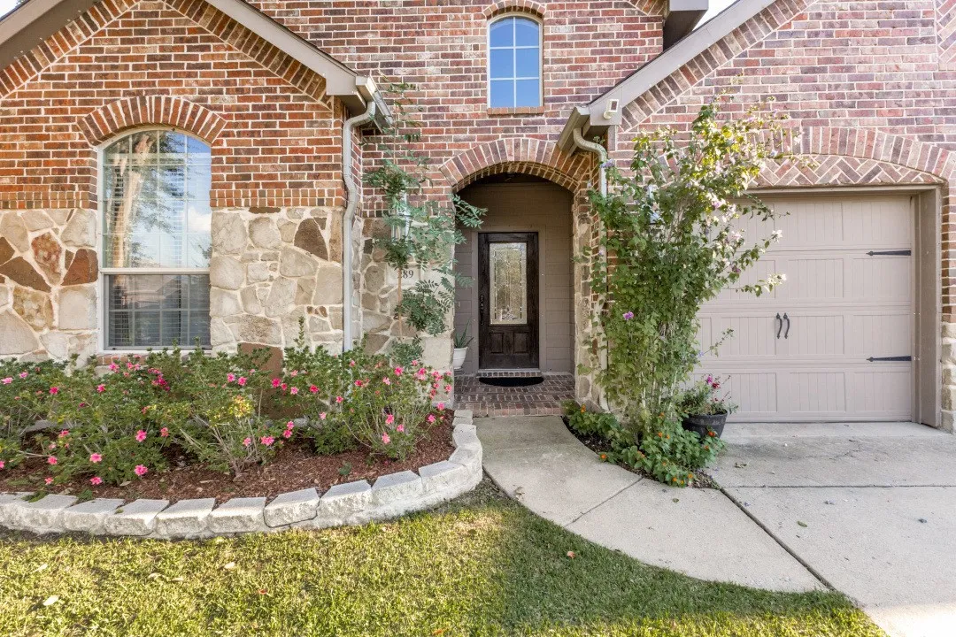 Single Family Residence For Sale in Rockwall County , 289 Hawthorn Drive, Fate, Texas 75087, 4 Bedroom, 3 Bathroom, 2 Garage spaces, 2,382 Sqft, built in 2009, mls#21383776, Real Estate Agent in Fate, Homes For Sale in Rockwall county, Homes For Sale in Fate, Realtor in Fate Texas, Real Estate Brokerage Independent Realty Texas, Luminita Cordes Realtor