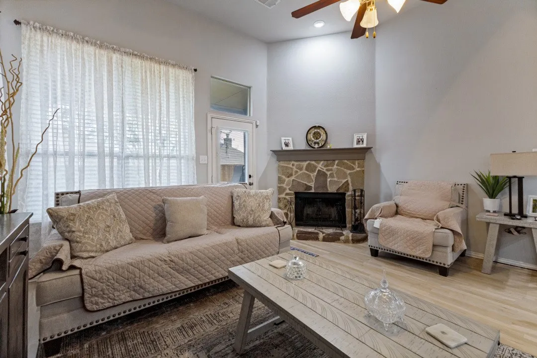 Single Family Residence For Sale in Rockwall County , 289 Hawthorn Drive, Fate, Texas 75087, 4 Bedroom, 3 Bathroom, 2 Garage spaces, 2,382 Sqft, built in 2009, mls#21383776, Real Estate Agent in Fate, Homes For Sale in Rockwall county, Homes For Sale in Fate, Realtor in Fate Texas, Real Estate Brokerage Independent Realty Texas, Luminita Cordes Realtor