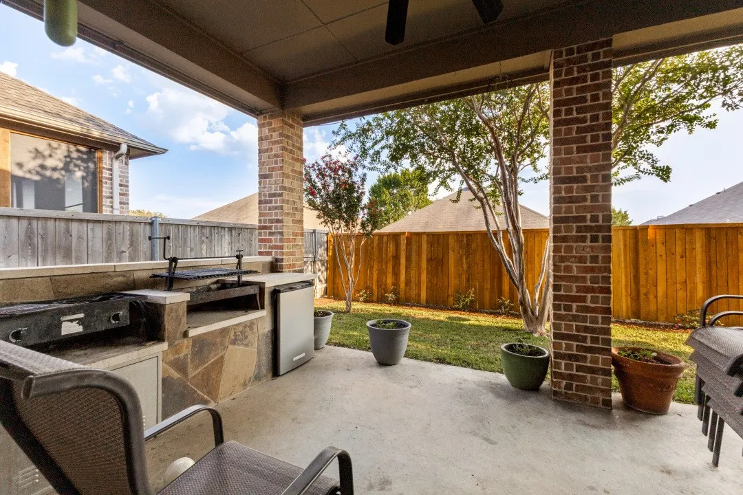 Single Family Residence For Sale in Rockwall County , 289 Hawthorn Drive, Fate, Texas 75087, 4 Bedroom, 3 Bathroom, 2 Garage spaces, 2,382 Sqft, built in 2009, mls#21383776, Real Estate Agent in Fate, Homes For Sale in Rockwall county, Homes For Sale in Fate, Realtor in Fate Texas, Real Estate Brokerage Independent Realty Texas, Luminita Cordes Realtor