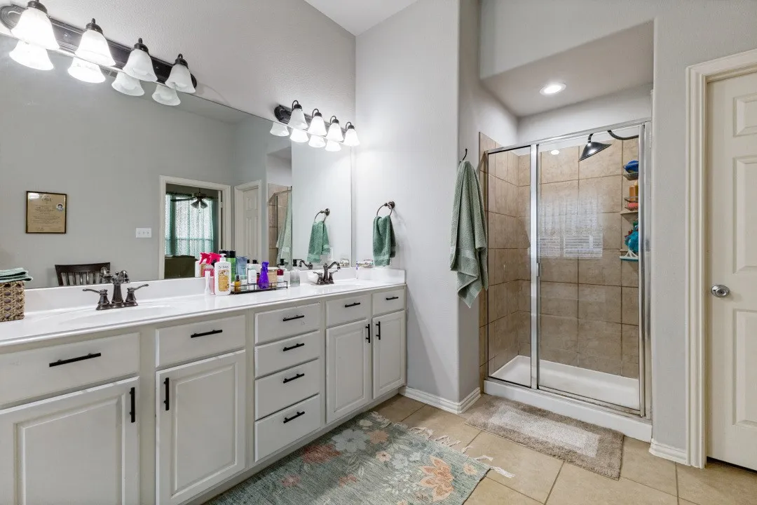 Single Family Residence For Sale in Rockwall County , 289 Hawthorn Drive, Fate, Texas 75087, 4 Bedroom, 3 Bathroom, 2 Garage spaces, 2,382 Sqft, built in 2009, mls#21383776, Real Estate Agent in Fate, Homes For Sale in Rockwall county, Homes For Sale in Fate, Realtor in Fate Texas, Real Estate Brokerage Independent Realty Texas, Luminita Cordes Realtor