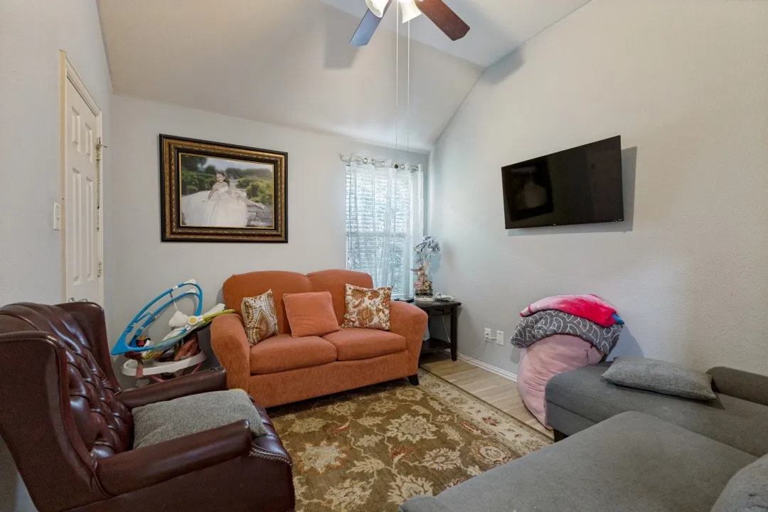 Single Family Residence For Sale in Rockwall County , 289 Hawthorn Drive, Fate, Texas 75087, 4 Bedroom, 3 Bathroom, 2 Garage spaces, 2,382 Sqft, built in 2009, mls#21383776, Real Estate Agent in Fate, Homes For Sale in Rockwall county, Homes For Sale in Fate, Realtor in Fate Texas, Real Estate Brokerage Independent Realty Texas, Luminita Cordes Realtor