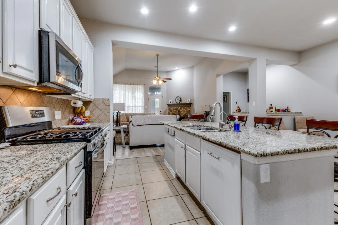 Single Family Residence For Sale in Rockwall County , 289 Hawthorn Drive, Fate, Texas 75087, 4 Bedroom, 3 Bathroom, 2 Garage spaces, 2,382 Sqft, built in 2009, mls#21383776, Real Estate Agent in Fate, Homes For Sale in Rockwall county, Homes For Sale in Fate, Realtor in Fate Texas, Real Estate Brokerage Independent Realty Texas, Luminita Cordes Realtor