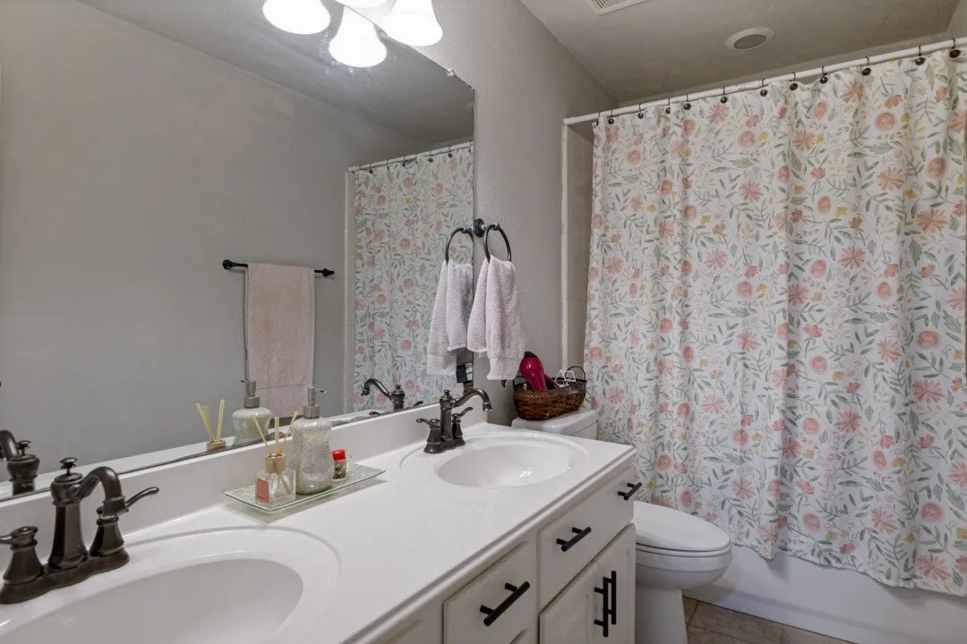 Single Family Residence For Sale in Rockwall County , 289 Hawthorn Drive, Fate, Texas 75087, 4 Bedroom, 3 Bathroom, 2 Garage spaces, 2,382 Sqft, built in 2009, mls#21383776, Real Estate Agent in Fate, Homes For Sale in Rockwall county, Homes For Sale in Fate, Realtor in Fate Texas, Real Estate Brokerage Independent Realty Texas, Luminita Cordes Realtor