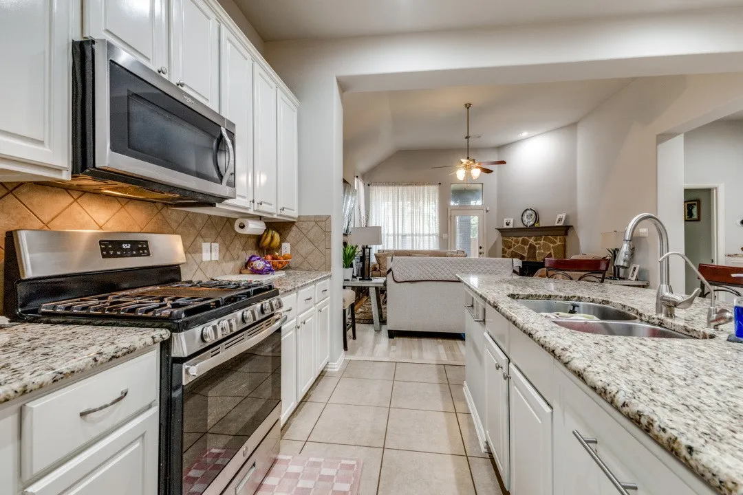 Single Family Residence For Sale in Rockwall County , 289 Hawthorn Drive, Fate, Texas 75087, 4 Bedroom, 3 Bathroom, 2 Garage spaces, 2,382 Sqft, built in 2009, mls#21383776, Real Estate Agent in Fate, Homes For Sale in Rockwall county, Homes For Sale in Fate, Realtor in Fate Texas, Real Estate Brokerage Independent Realty Texas, Luminita Cordes Realtor