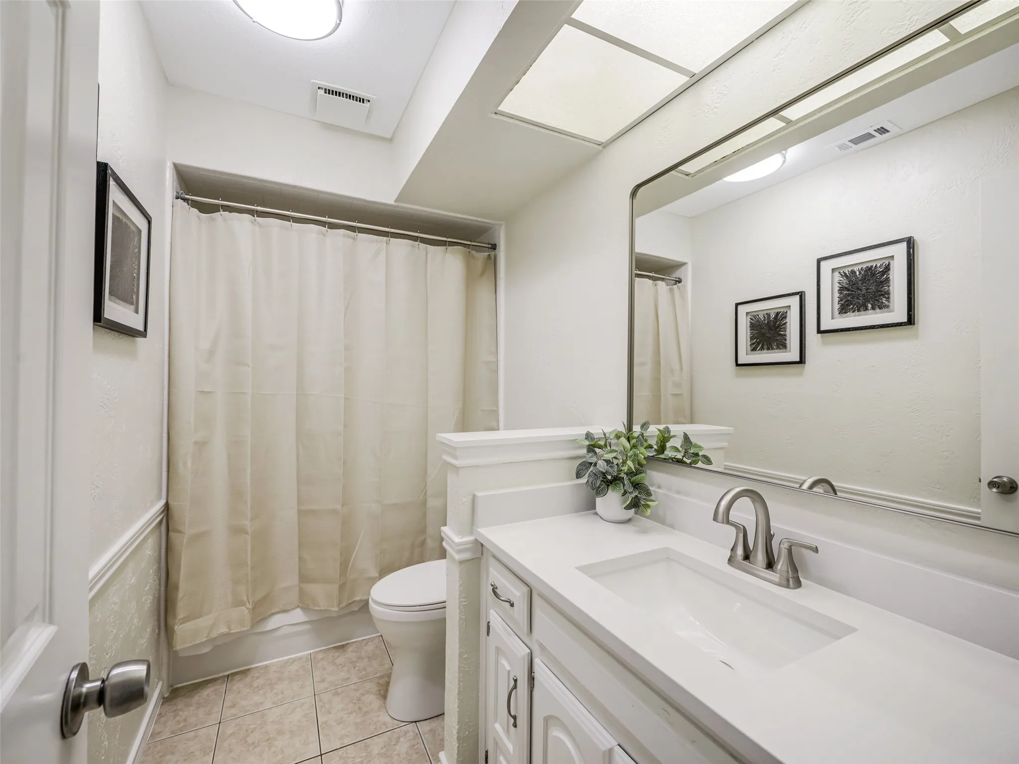 Single Family Residence For Sale in Collin County , 5012 Andover Drive, Plano, Texas 75023, 4 Bedroom, 2 Bathroom, 2 Garage spaces, 2,166 Sqft, built in 1980, mls#21380277, Real Estate Agent in Plano, Homes For Sale in Collin county, Homes For Sale in Plano, Realtor in Plano Texas, Real Estate Brokerage Independent Realty Texas, Luminita Cordes Realtor