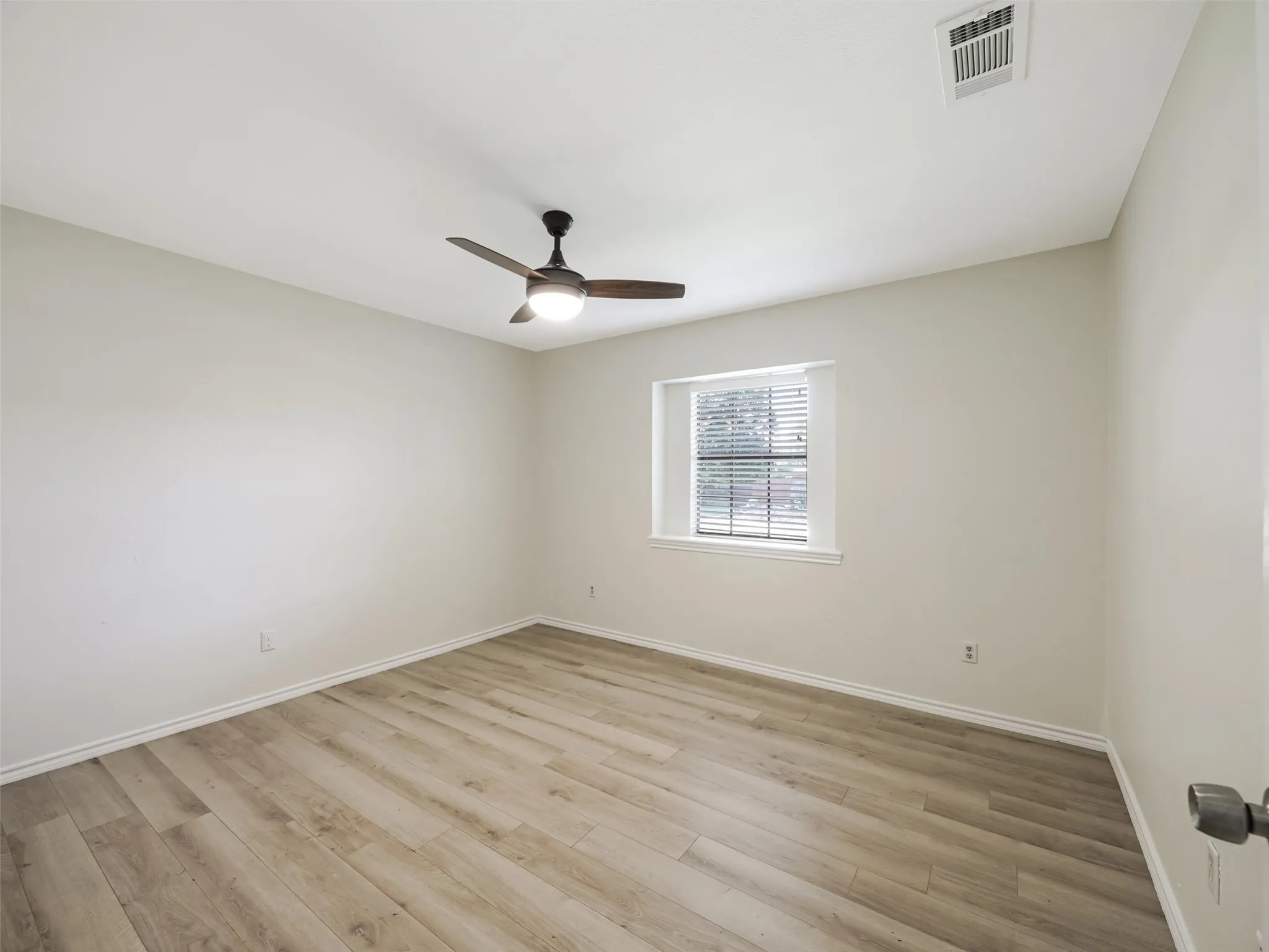 Single Family Residence For Sale in Collin County , 5012 Andover Drive, Plano, Texas 75023, 4 Bedroom, 2 Bathroom, 2 Garage spaces, 2,166 Sqft, built in 1980, mls#21380277, Real Estate Agent in Plano, Homes For Sale in Collin county, Homes For Sale in Plano, Realtor in Plano Texas, Real Estate Brokerage Independent Realty Texas, Luminita Cordes Realtor