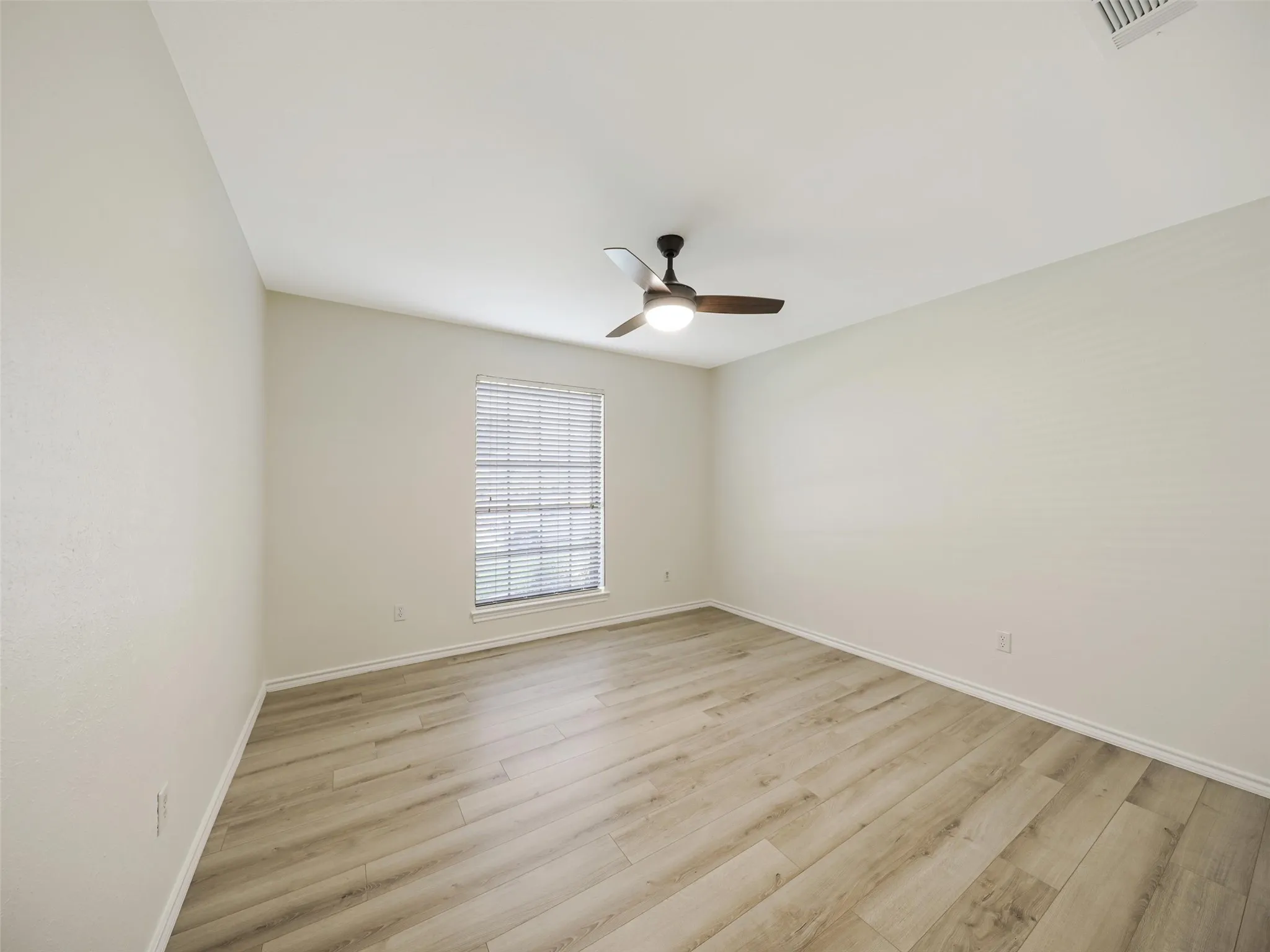 Single Family Residence For Sale in Collin County , 5012 Andover Drive, Plano, Texas 75023, 4 Bedroom, 2 Bathroom, 2 Garage spaces, 2,166 Sqft, built in 1980, mls#21380277, Real Estate Agent in Plano, Homes For Sale in Collin county, Homes For Sale in Plano, Realtor in Plano Texas, Real Estate Brokerage Independent Realty Texas, Luminita Cordes Realtor