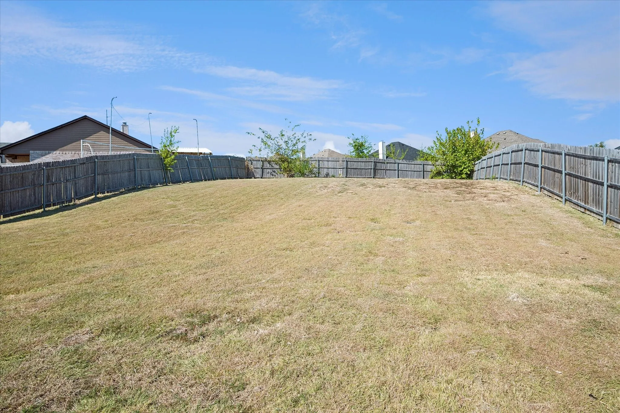 Single Family Residence For Sale in Rockwall County , 417 Pin Oak Lane, Royse City, Texas 75189, 3 Bedroom, 2 Bathroom, 2 Garage spaces, 1,436 Sqft, built in 2005, mls#21383760, Real Estate Agent in Royse City, Homes For Sale in Rockwall county, Homes For Sale in Royse City, Realtor in Royse City Texas, Real Estate Brokerage Independent Realty Texas, Luminita Cordes Realtor