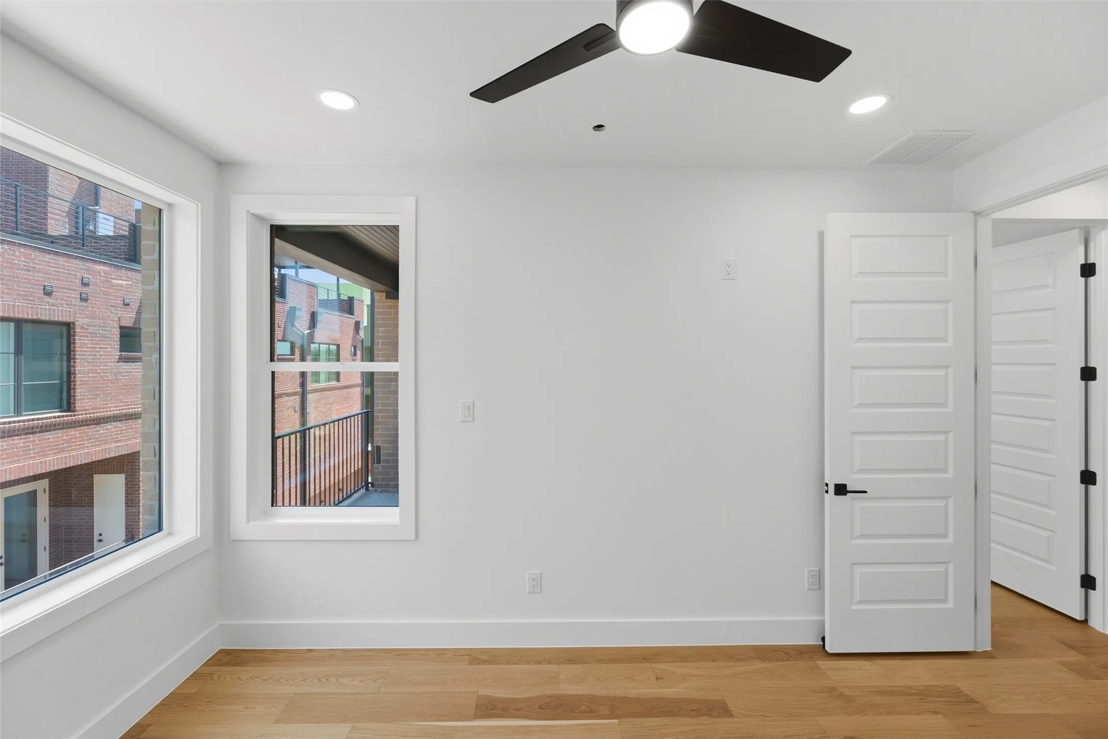 Townhouse For Rent in Tarrant County , 404 Vista Buena Trail, Fort Worth, Texas 76111, 4 Bedroom, 5 Bathroom, 2 Garage spaces, 3,099 Sqft, built in 2025, mls#21383802, Real Estate Agent in Fort Worth, Homes For Rent in Tarrant county, Homes For Rent in Fort Worth, Realtor in Fort Worth Texas, Real Estate Brokerage Independent Realty Texas, Luminita Cordes Realtor