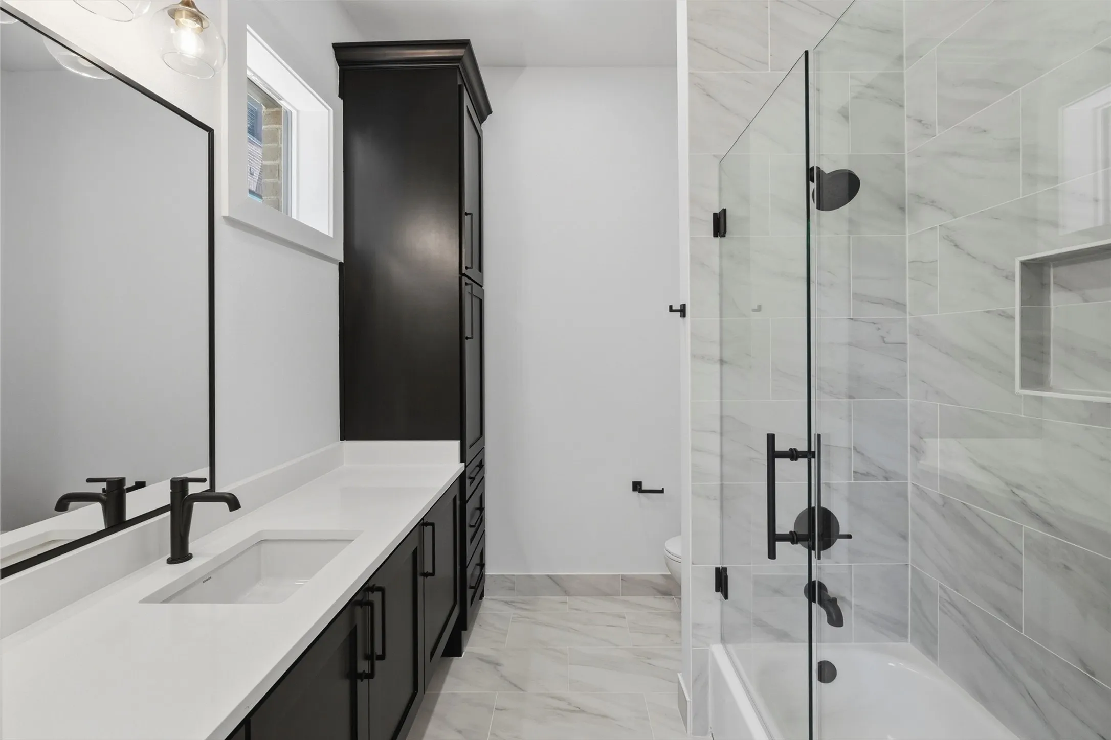 Townhouse For Rent in Tarrant County , 404 Vista Buena Trail, Fort Worth, Texas 76111, 4 Bedroom, 5 Bathroom, 2 Garage spaces, 3,099 Sqft, built in 2025, mls#21383802, Real Estate Agent in Fort Worth, Homes For Rent in Tarrant county, Homes For Rent in Fort Worth, Realtor in Fort Worth Texas, Real Estate Brokerage Independent Realty Texas, Luminita Cordes Realtor