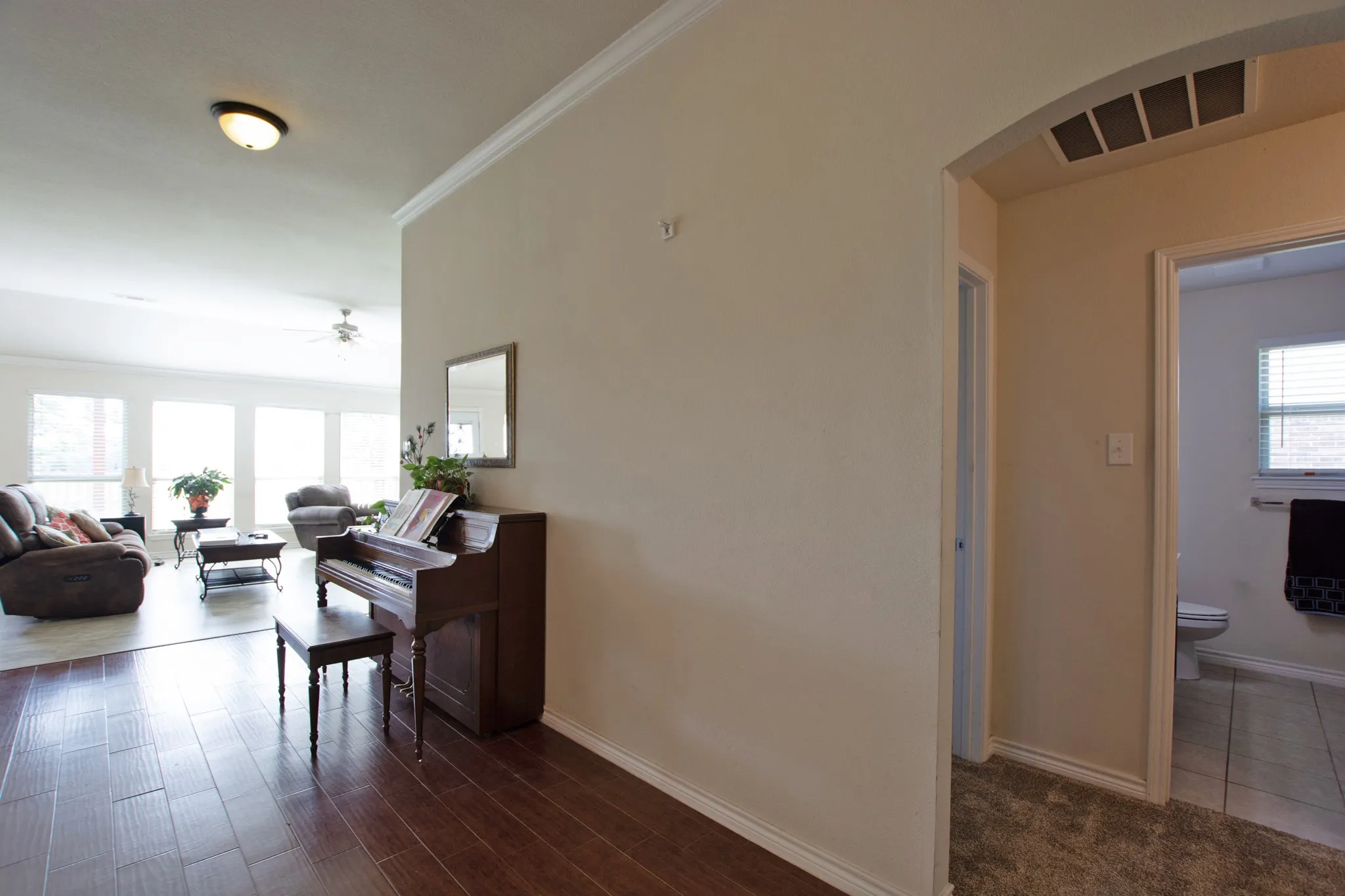 Single Family Residence For Sale in Collin County , 1309 N Houston Street, Royse City, Texas 75189, 3 Bedroom, 2 Bathroom, 2 Garage spaces, 2,045 Sqft, built in 2014, mls#21383826, Real Estate Agent in Royse City, Homes For Sale in Collin county, Homes For Sale in Royse City, Realtor in Royse City Texas, Real Estate Brokerage Independent Realty Texas, Luminita Cordes Realtor