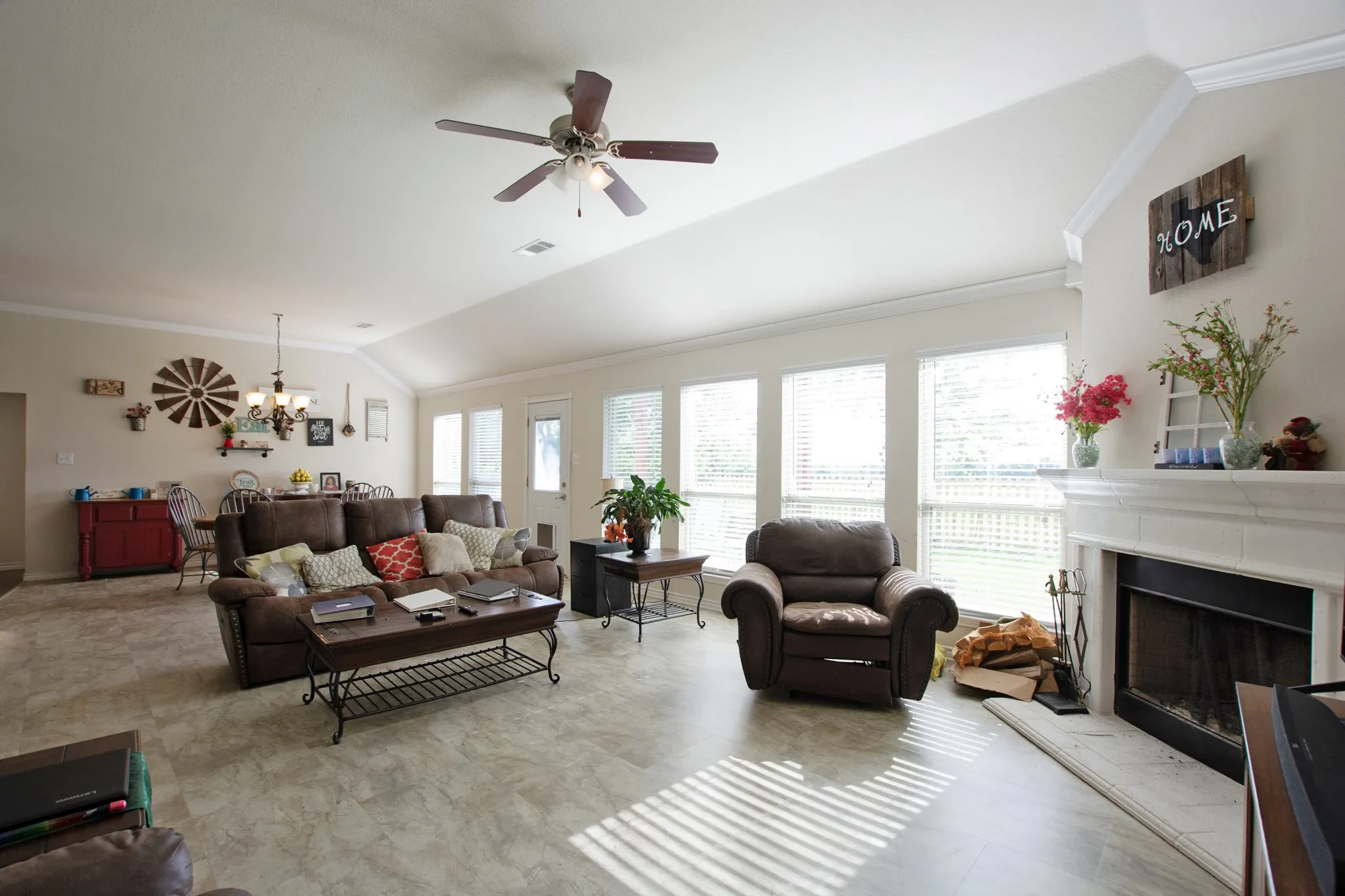 Single Family Residence For Sale in Collin County , 1309 N Houston Street, Royse City, Texas 75189, 3 Bedroom, 2 Bathroom, 2 Garage spaces, 2,045 Sqft, built in 2014, mls#21383826, Real Estate Agent in Royse City, Homes For Sale in Collin county, Homes For Sale in Royse City, Realtor in Royse City Texas, Real Estate Brokerage Independent Realty Texas, Luminita Cordes Realtor