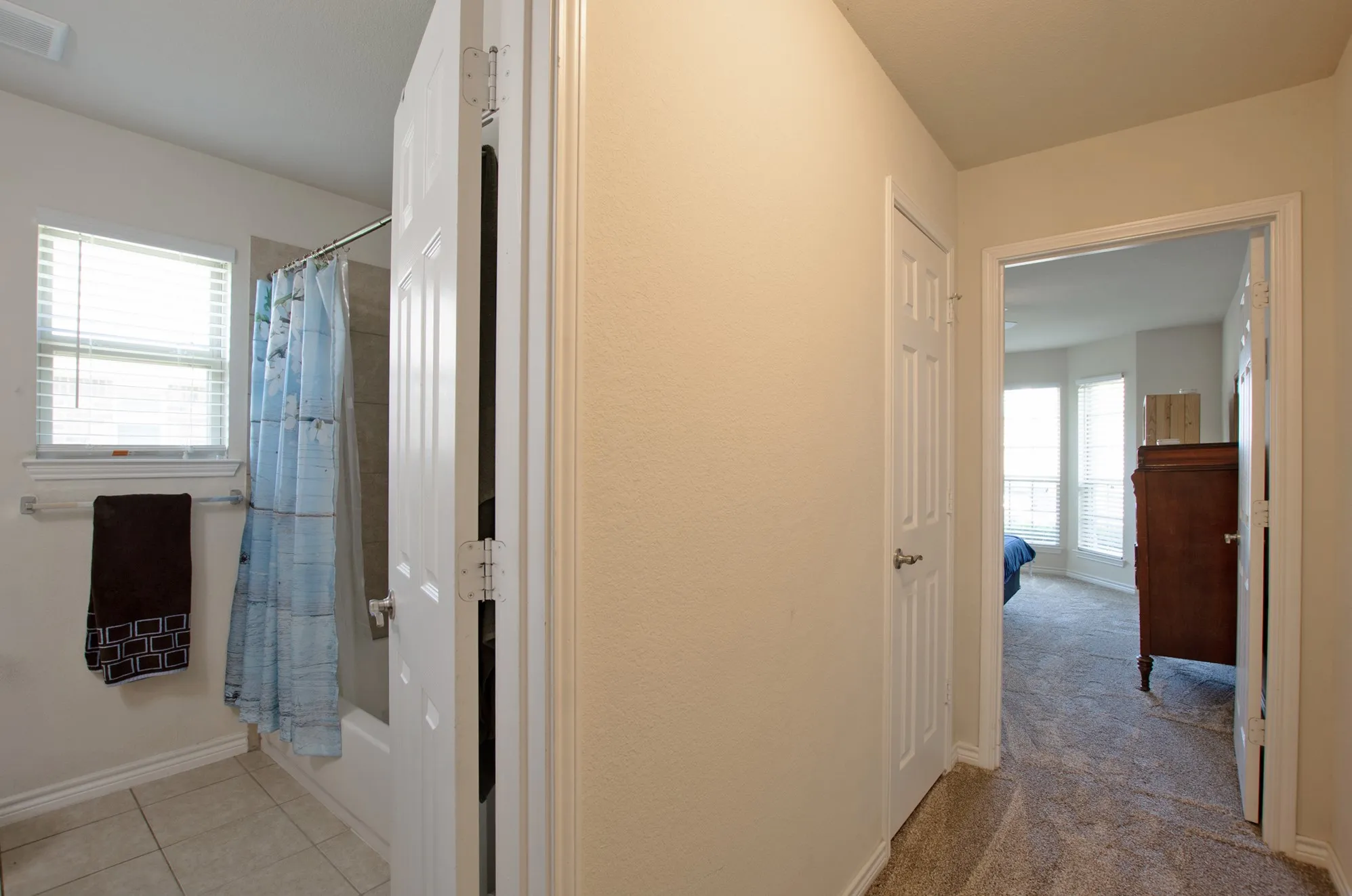 Single Family Residence For Sale in Collin County , 1309 N Houston Street, Royse City, Texas 75189, 3 Bedroom, 2 Bathroom, 2 Garage spaces, 2,045 Sqft, built in 2014, mls#21383826, Real Estate Agent in Royse City, Homes For Sale in Collin county, Homes For Sale in Royse City, Realtor in Royse City Texas, Real Estate Brokerage Independent Realty Texas, Luminita Cordes Realtor