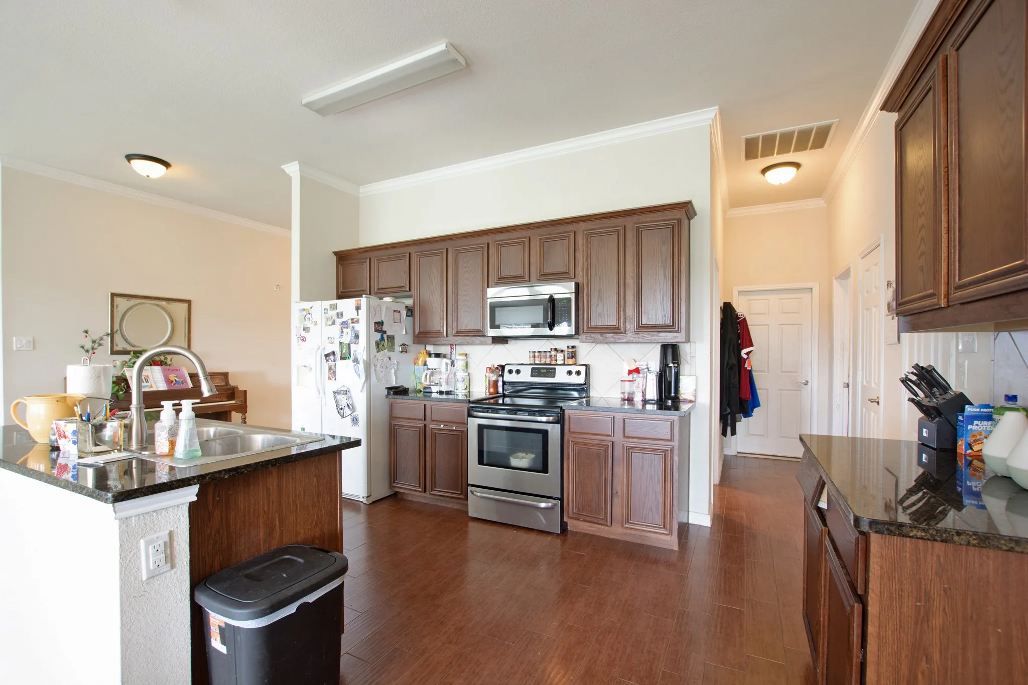 Single Family Residence For Sale in Collin County , 1309 N Houston Street, Royse City, Texas 75189, 3 Bedroom, 2 Bathroom, 2 Garage spaces, 2,045 Sqft, built in 2014, mls#21383826, Real Estate Agent in Royse City, Homes For Sale in Collin county, Homes For Sale in Royse City, Realtor in Royse City Texas, Real Estate Brokerage Independent Realty Texas, Luminita Cordes Realtor