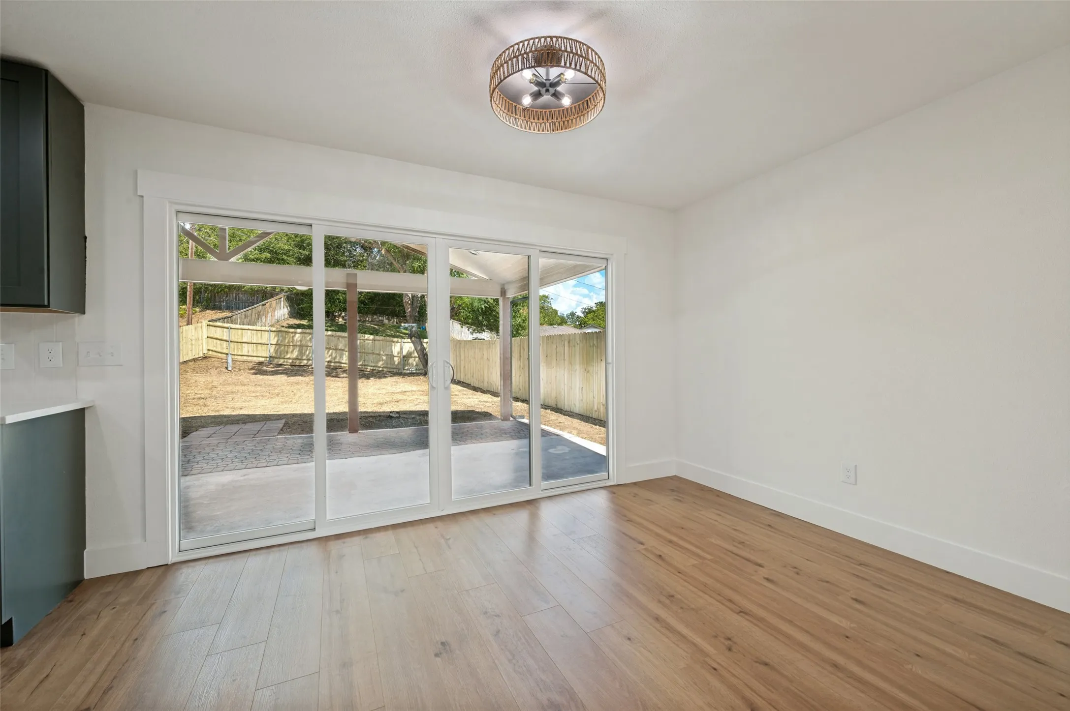 Single Family Residence For Sale in Dallas County , 1716 Creek Ridge Court, Irving, Texas 75060, 3 Bedroom, 2 Bathroom, 2 Garage spaces, 1,794 Sqft, built in 1978, mls#21380463, Real Estate Agent in Irving, Homes For Sale in Dallas county, Homes For Sale in Irving, Realtor in Irving Texas, Real Estate Brokerage Independent Realty Texas, Luminita Cordes Realtor