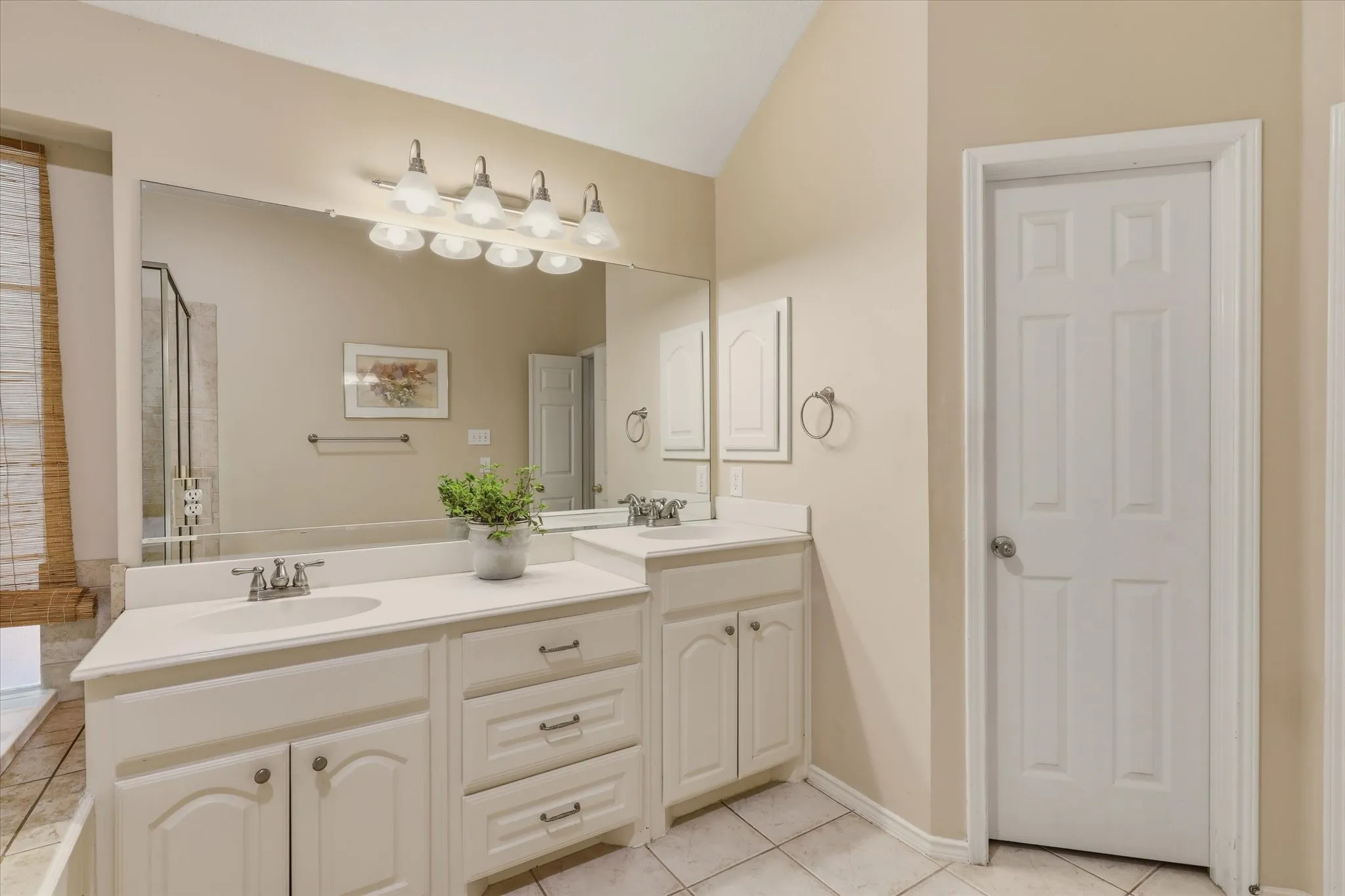 Single Family Residence For Sale in Collin County , 4900 Rockcreek Lane, Plano, Texas 75024, 2 Bedroom, 2 Bathroom, 2 Garage spaces, 1,605 Sqft, built in 1995, mls#21383650, Real Estate Agent in Plano, Homes For Sale in Collin county, Homes For Sale in Plano, Realtor in Plano Texas, Real Estate Brokerage Independent Realty Texas, Luminita Cordes Realtor