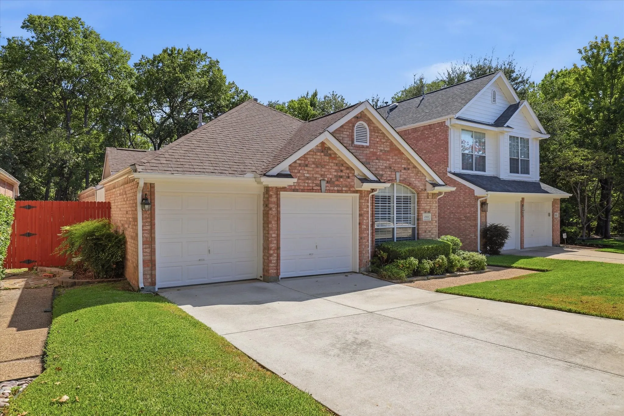 Single Family Residence For Sale in Collin County , 4900 Rockcreek Lane, Plano, Texas 75024, 2 Bedroom, 2 Bathroom, 2 Garage spaces, 1,605 Sqft, built in 1995, mls#21383650, Real Estate Agent in Plano, Homes For Sale in Collin county, Homes For Sale in Plano, Realtor in Plano Texas, Real Estate Brokerage Independent Realty Texas, Luminita Cordes Realtor